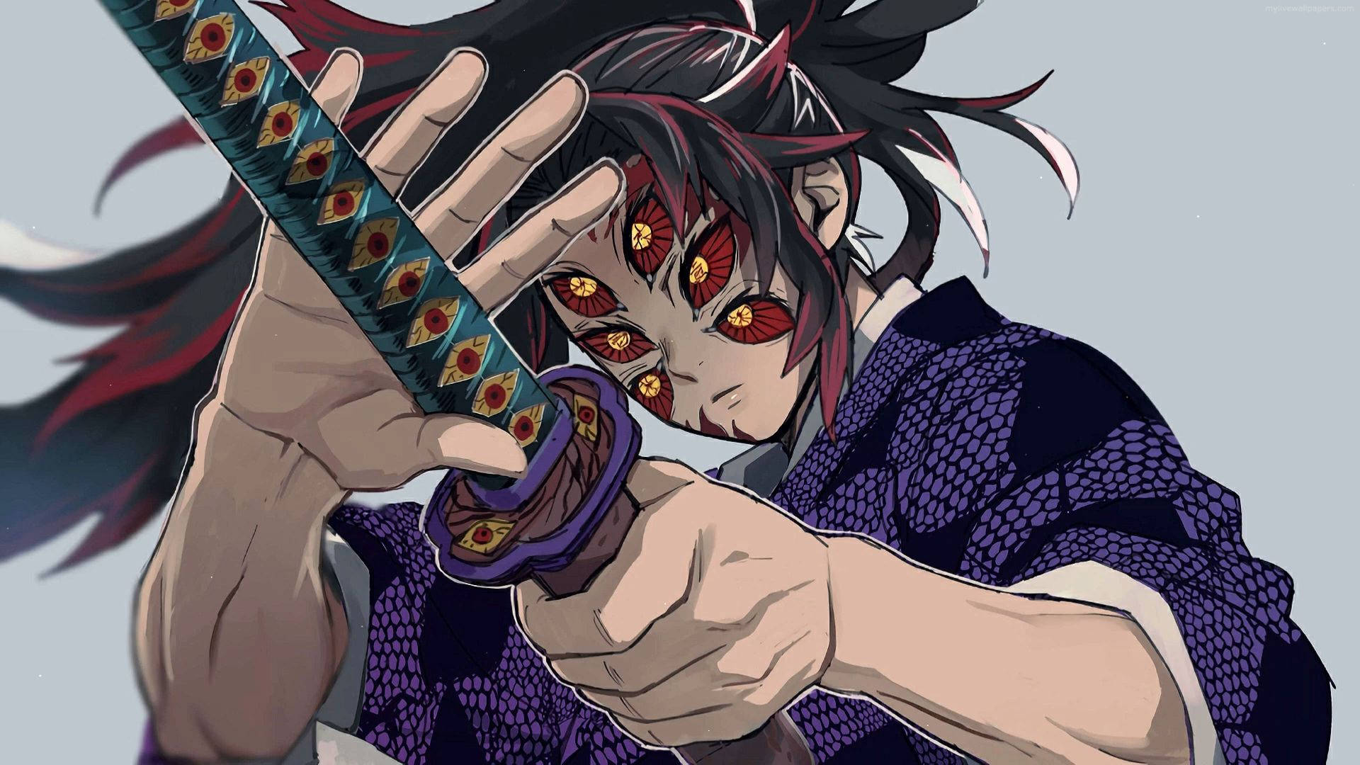 鬼滅之刃 鶴丸拔刀 壁紙 — 一個兇猛嘅動畫惡魔獵人喺淺藍色背景上，揸住一把刀，有發光嘅紅眼同飄逸嘅黑髮。