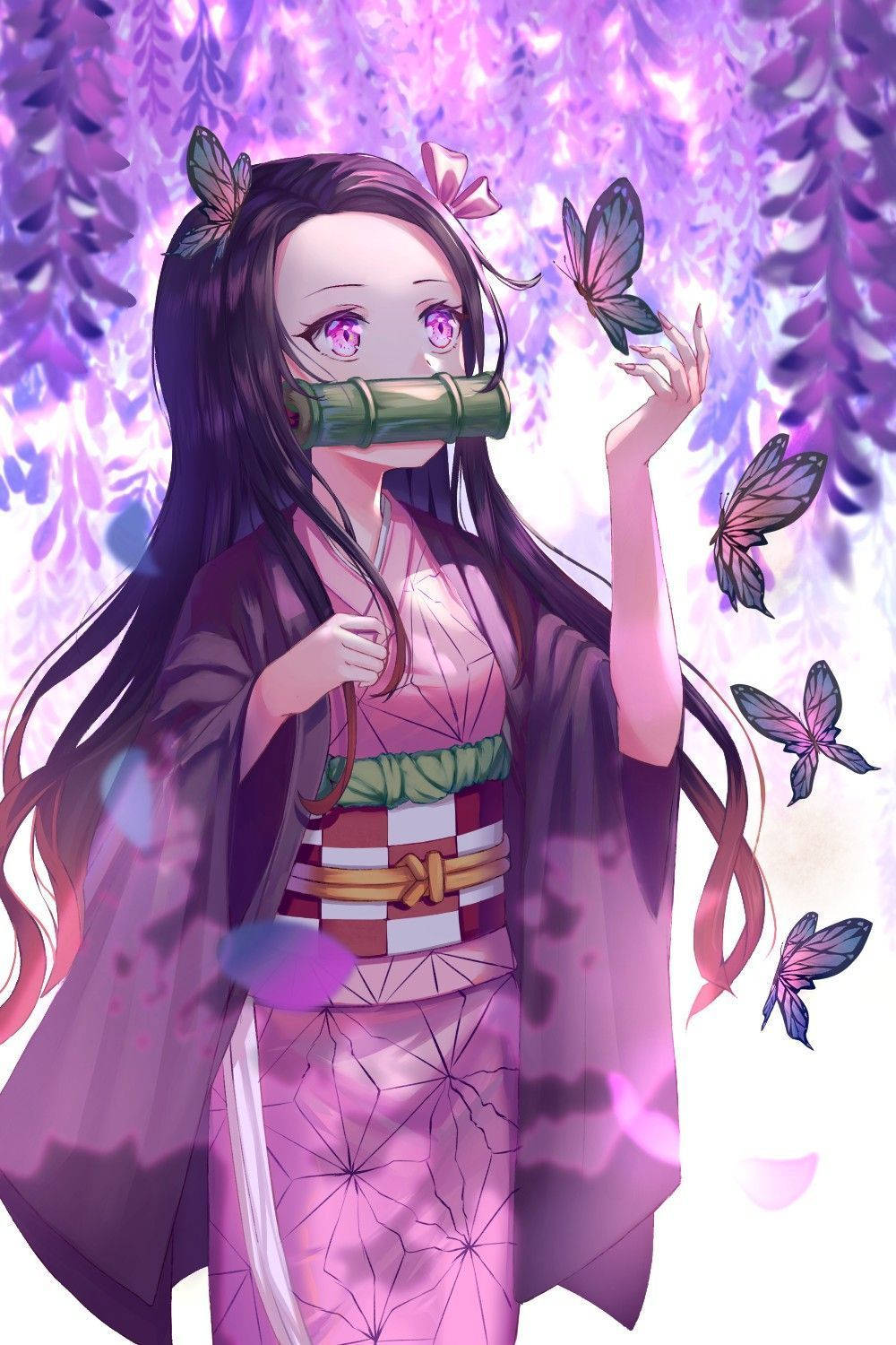 穿著粉紅色和服的動漫女孩吹笛，伴隨著蝴蝶和紫藤花。