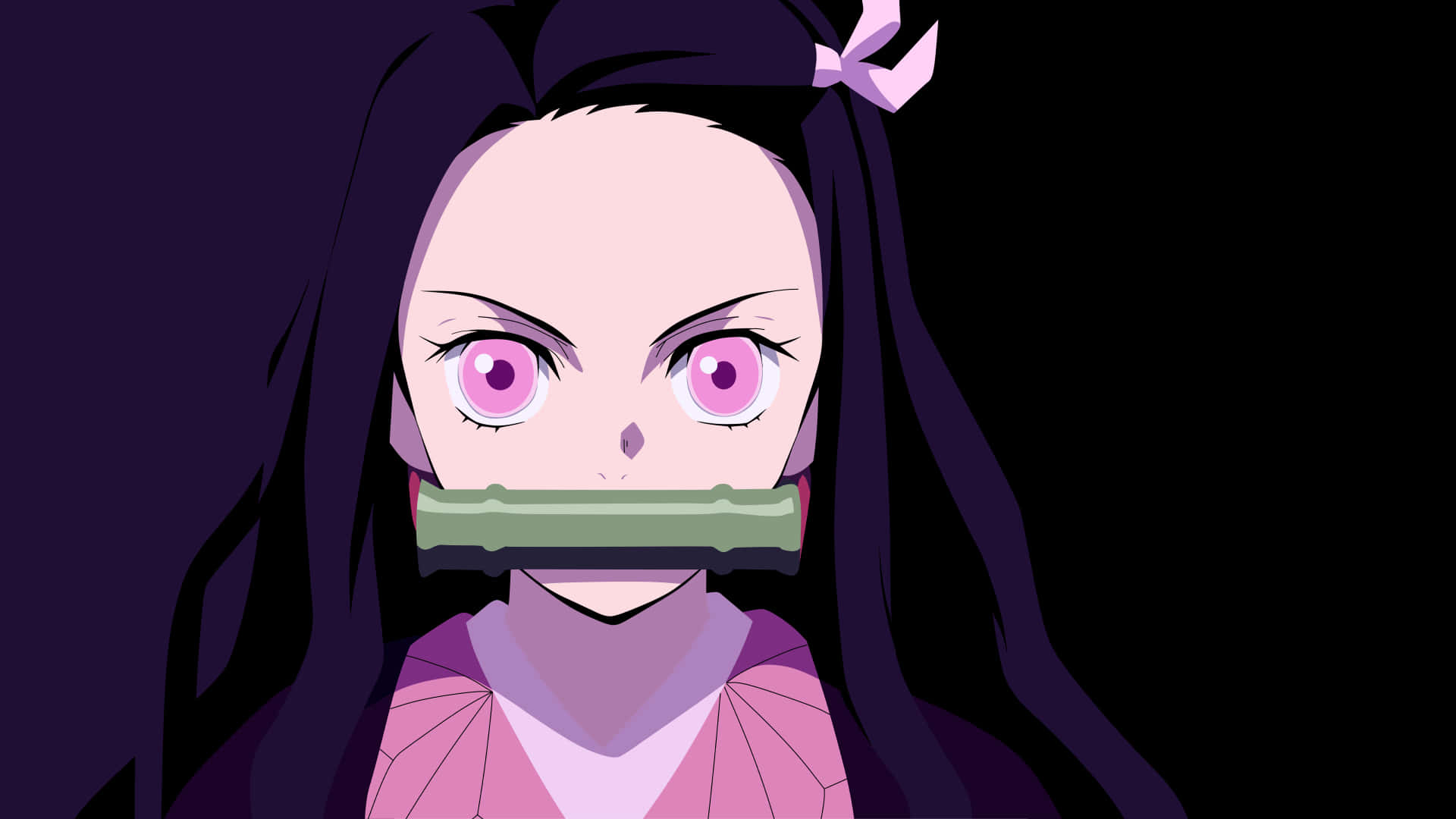 「鬼滅之刃簡約風格」 壁紙 — 一個兇猛嘅動漫女孩，紫色眼睛，長長嘅黑髮，喺黑暗背景下戴住竹製口塞。