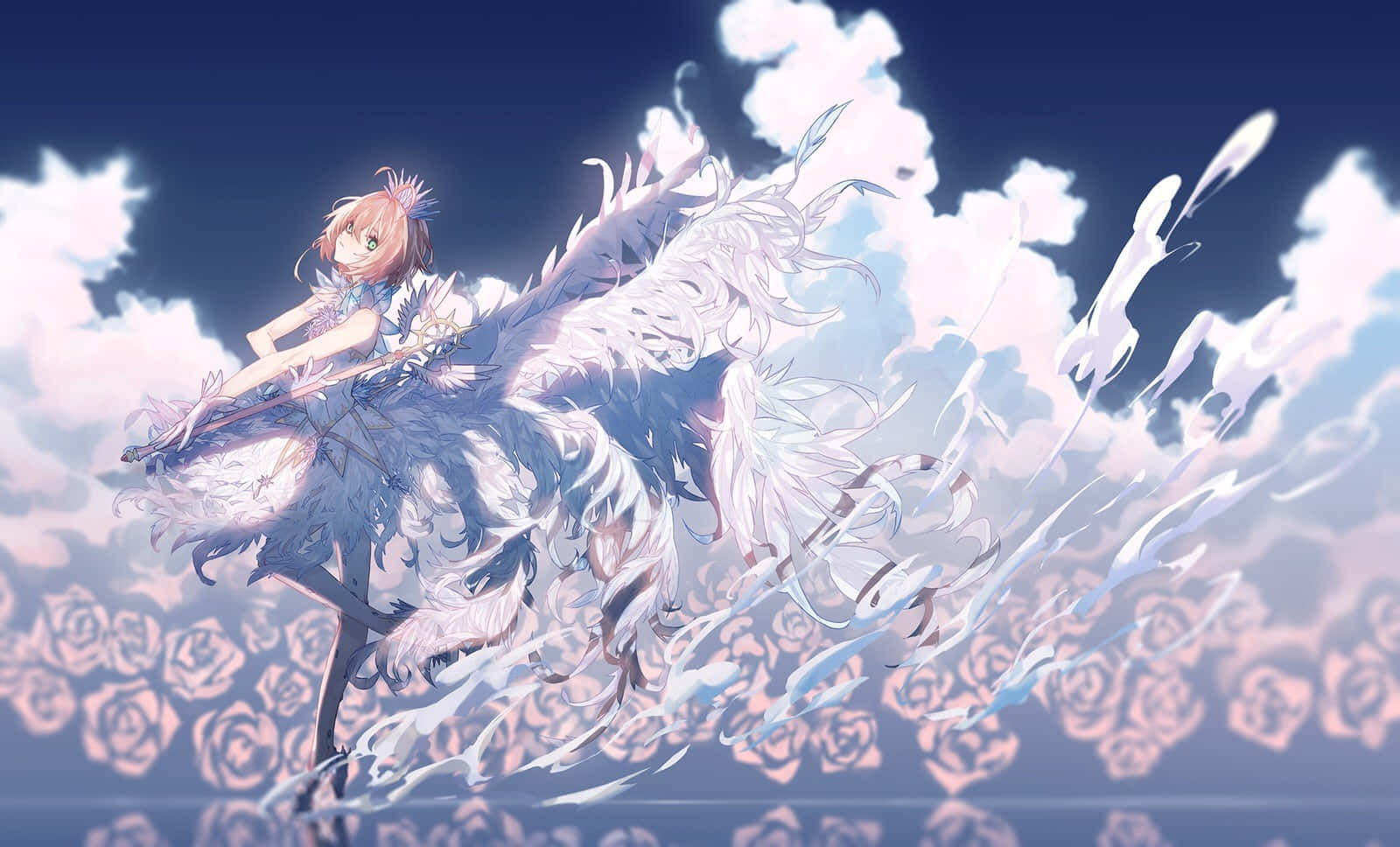 魔卡少女櫻動態作戰 壁紙 — 一位粉紅色頭髮的動漫女孩，長著白色羽毛翅膀，在雲霧繚繞的天空中翱翔，下方是發光的玫瑰田。