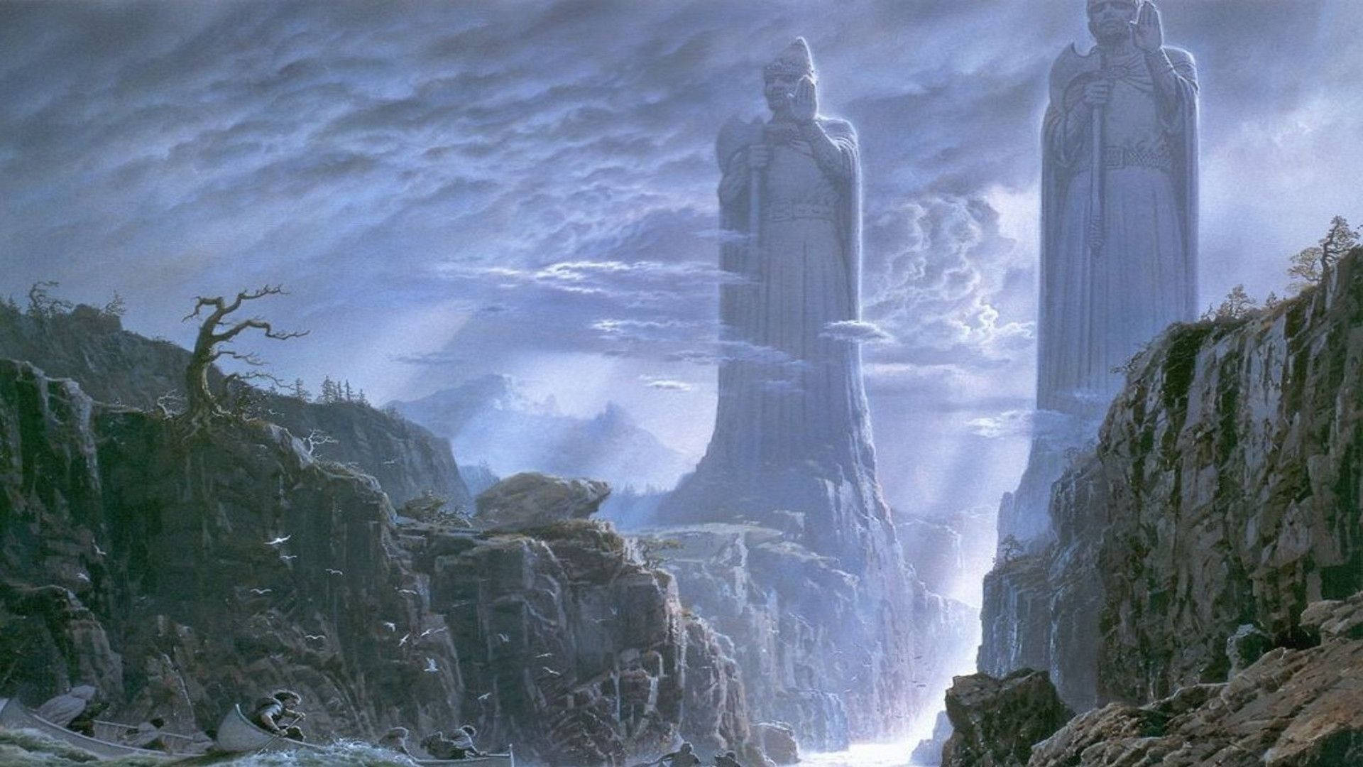 兩座高聳的石像在霧氣籠罩的山峽中，天空多雲。