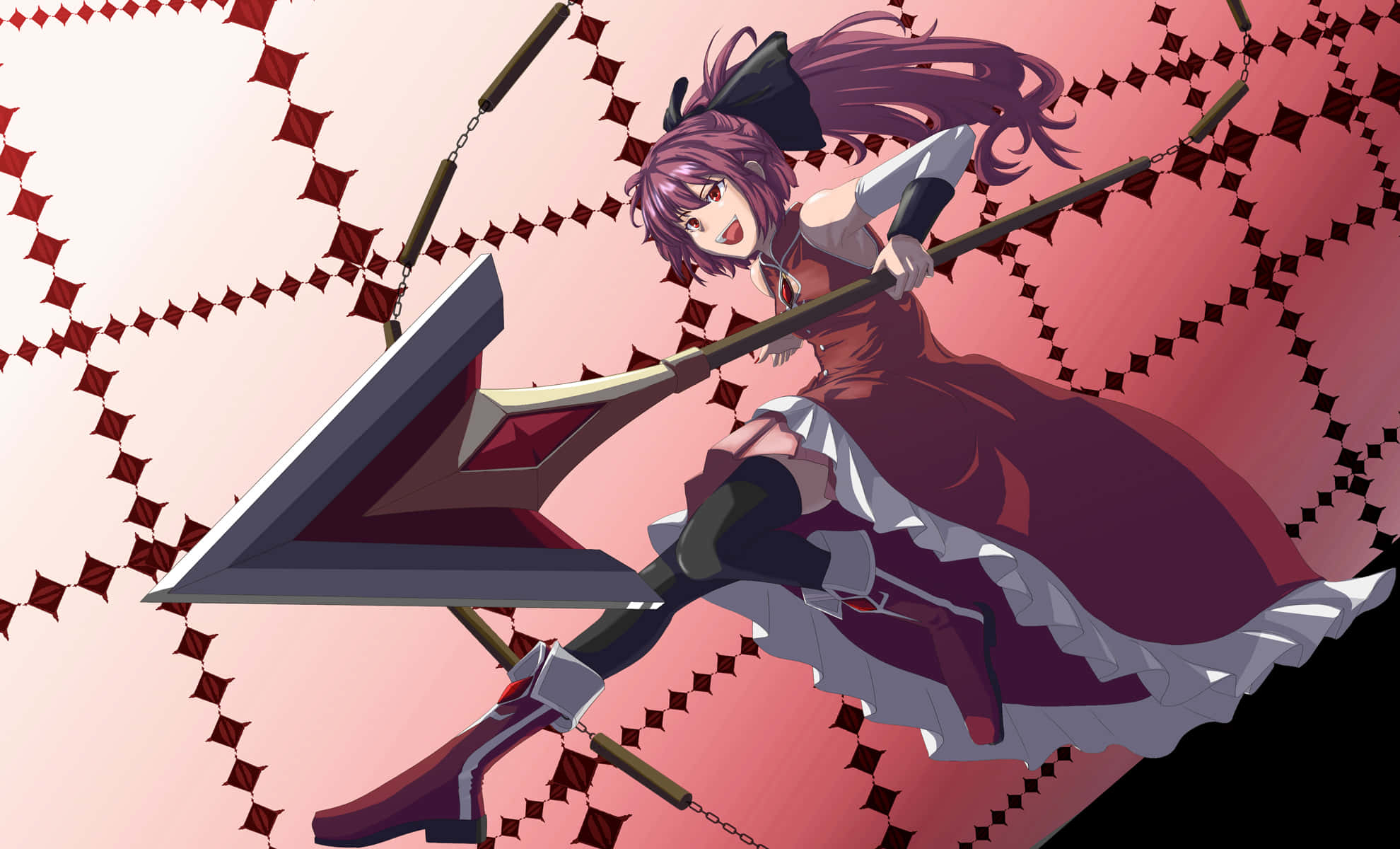 《魔法少女小圓》中的鹿目圓與佐倉杏子 壁紙 — 一位充滿活力的紫髮動漫女孩，在紅粉相間的圖案背景前揮舞著一把大斧頭。