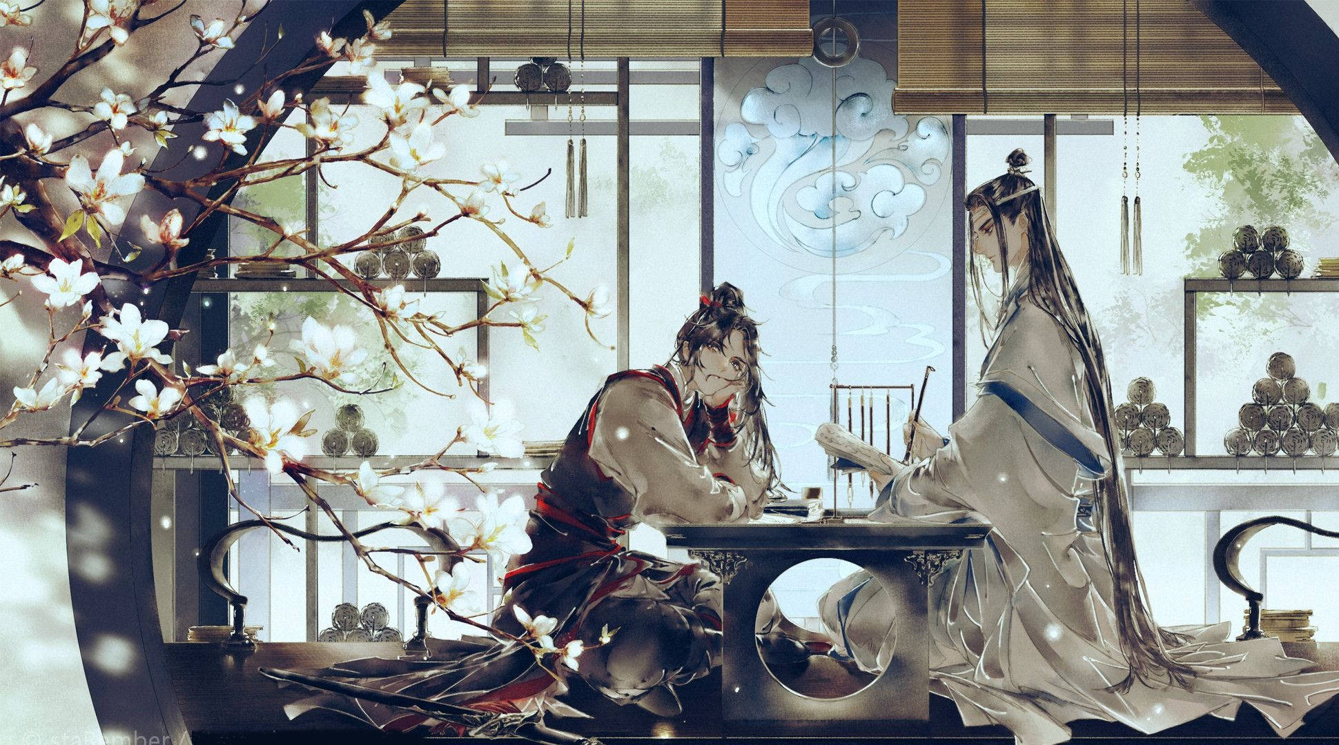 魔道祖師 雲深不知處 壁紙 — 兩位穿著傳統長袍的優雅人物坐在一張桌子兩旁，身處一個寧靜的日式房間，房間裝飾著盛開的櫻花。
