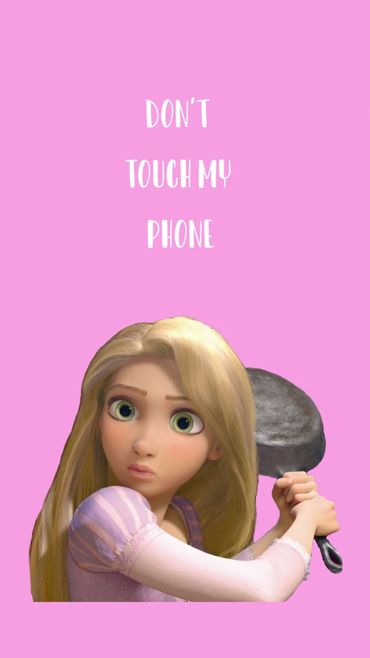 Rapunzel 桌布 壁紙 — 《魔髮奇緣》中的樂佩公主防禦性地拿著煎鍋，背景為純粉紅色，上面寫著「不要碰我的手機」。