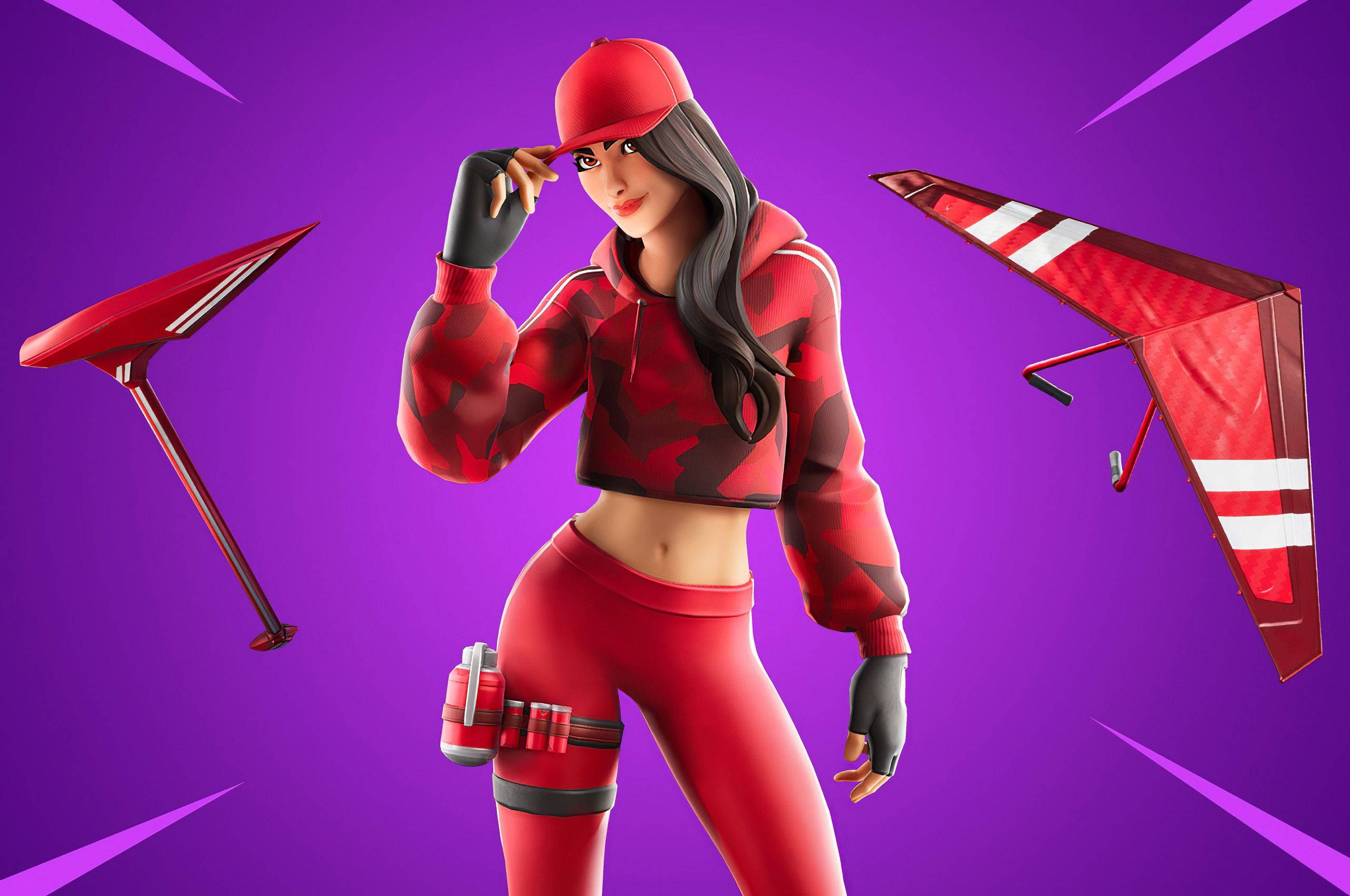 魯比《Fortnite》紫色背景 壁紙 — 一個穿著紅色迷彩服的Fortnite角色，自信地拿著滑翔機和鎬子，背景是充滿活力的紫色。