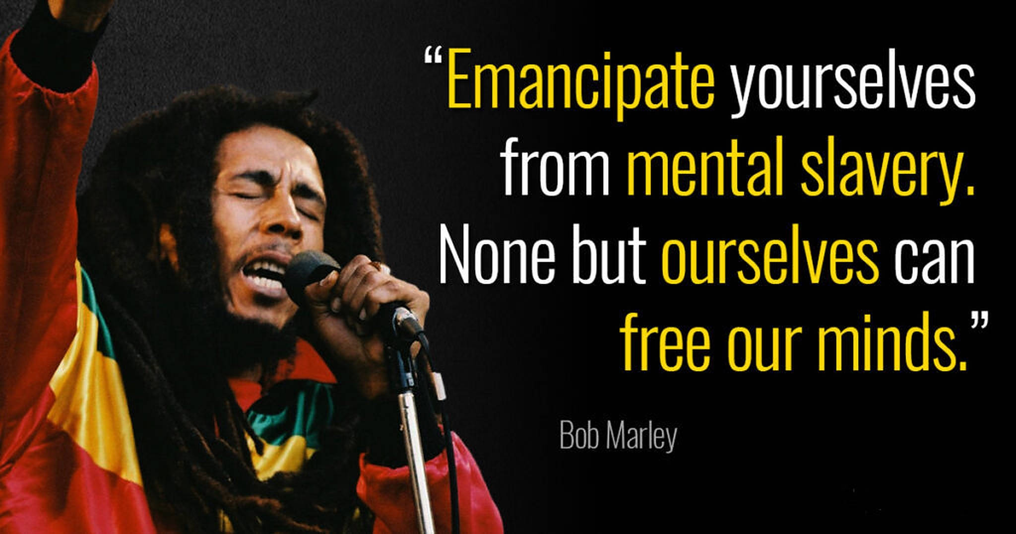鮑勃·馬利心理健康激勵金句壁紙 壁紙 — Bob Marley 熱情地對著咪高峰唱歌，身穿紅黃綠外套，背景為黑色，他的名言以粗體黃色和白色文字顯示。