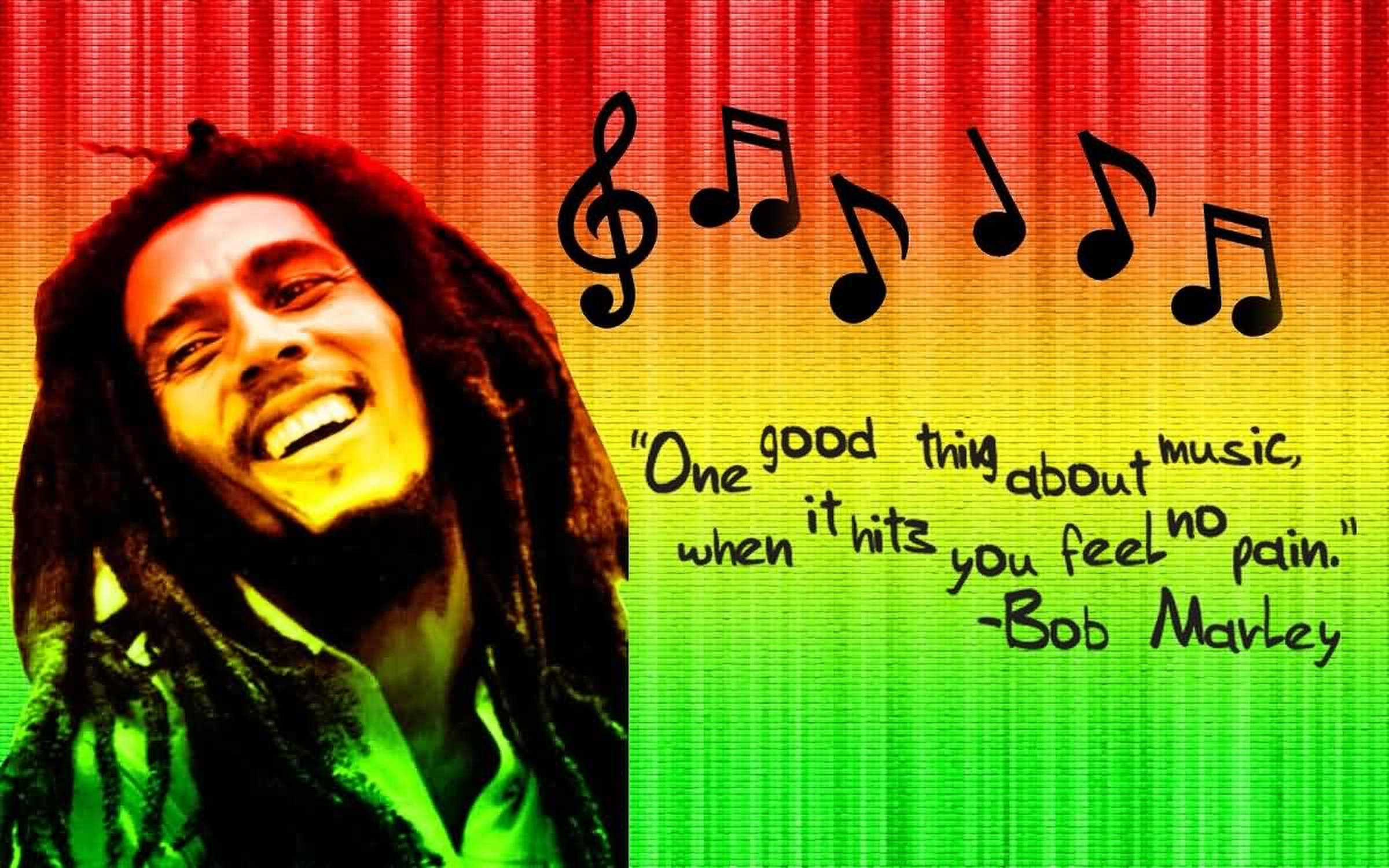 鮑勃·馬利音樂符號金句壁紙 壁紙 — Bob Marley 在鮮豔的紅黃綠漸變背景上，伴隨著音符和他關於音樂的名言，愉快地微笑。
