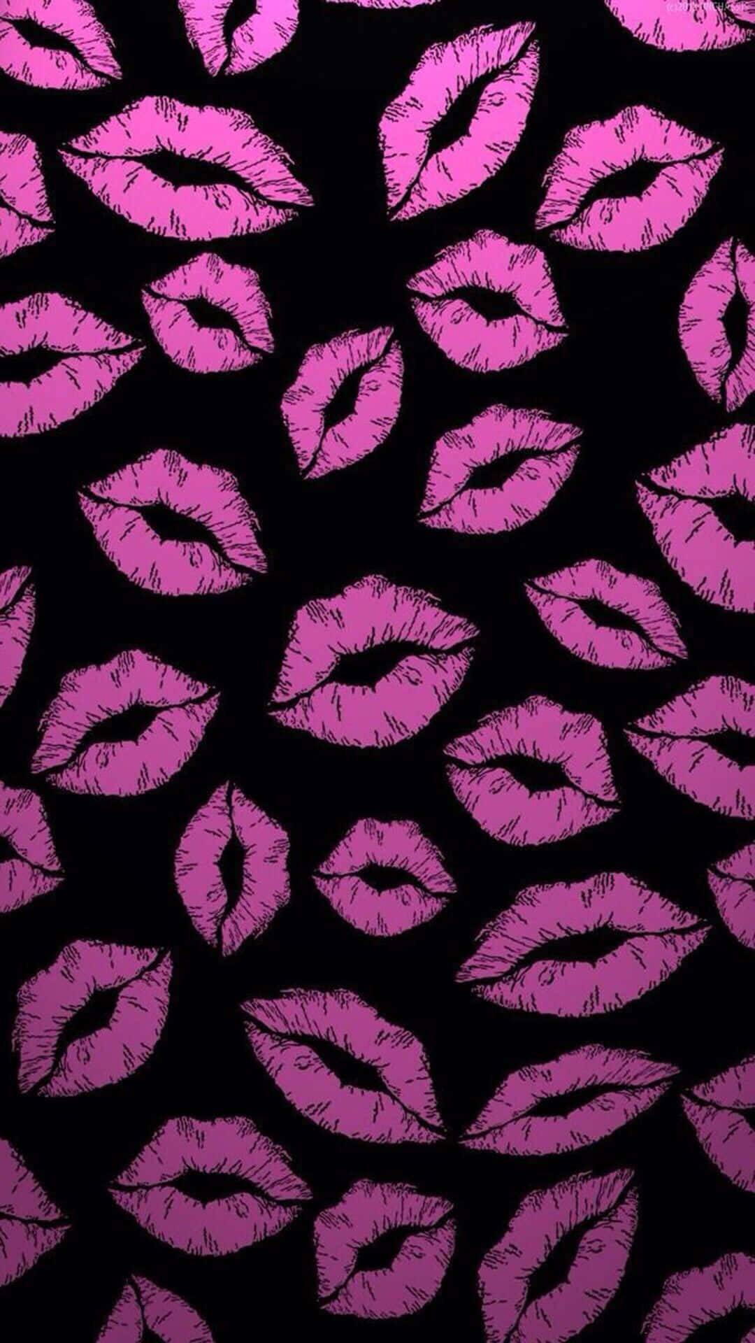 Pink Lips 桌布 壁紙 — 鮮豔的粉紅色唇膏吻痕密集地散佈在純黑色背景上，形成重複圖案。