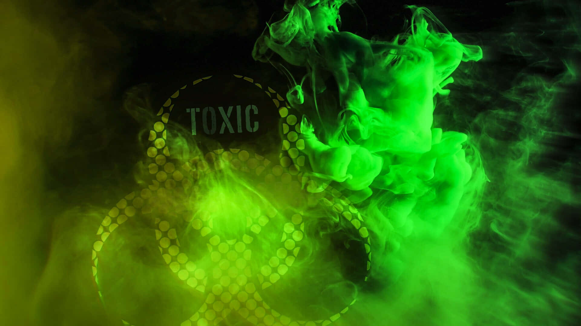 toxic 桌布 壁紙 — 鮮豔的綠色有毒煙霧在黑暗背景中圍繞著發光的生物危害標誌旋轉。