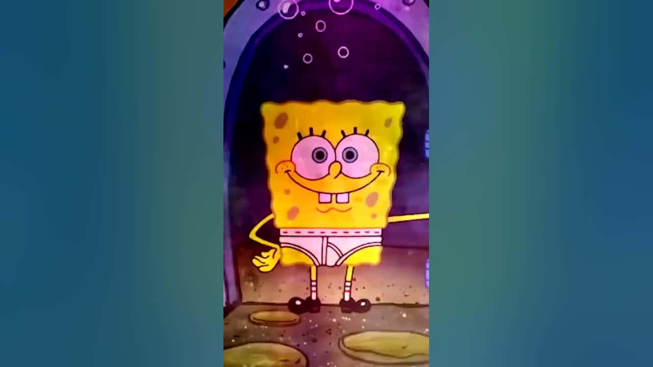 海綿寶寶在水下的菠蘿屋裡微笑。