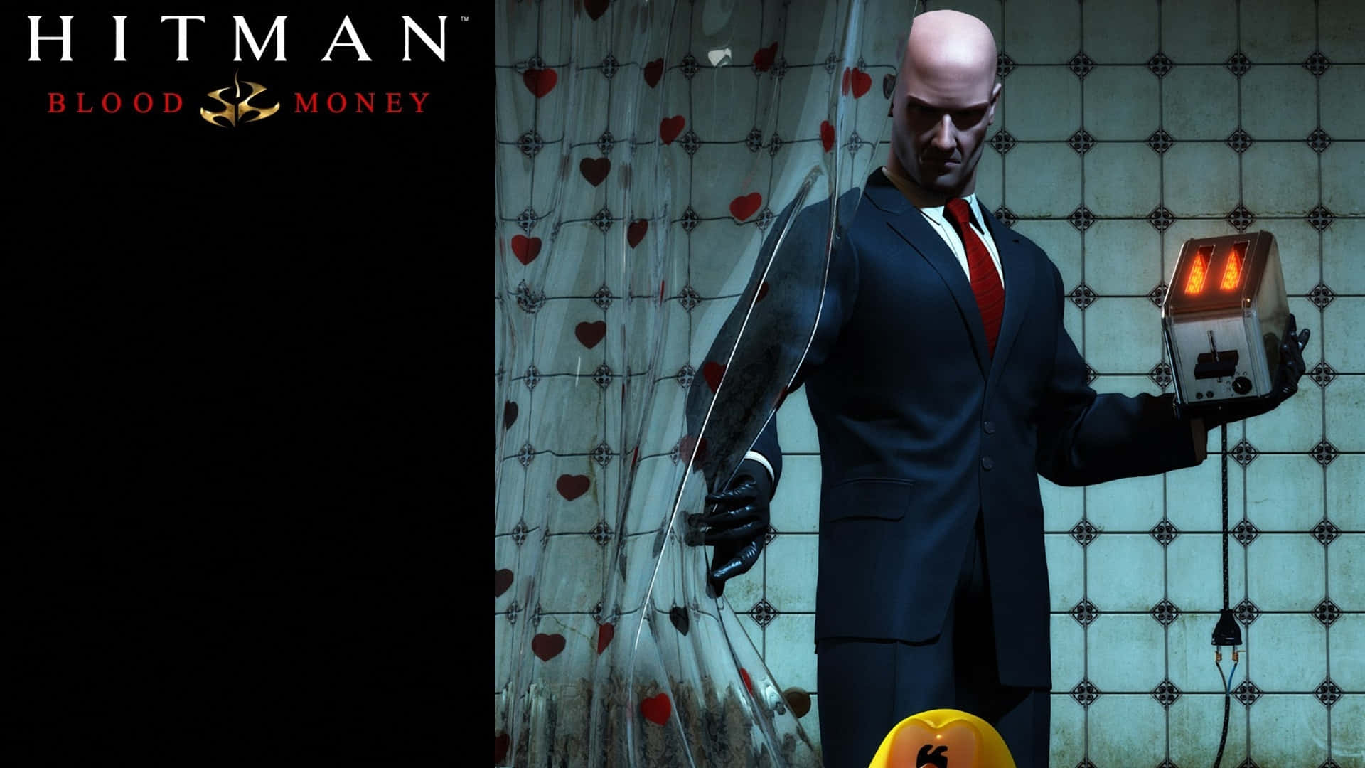 麵包機 HD Hitman 2 壁紙 — 一個光頭刺客穿著西裝，在瓷磚房間裡的心形圖案窗簾後面拿著一個發光裝置和一把刀。