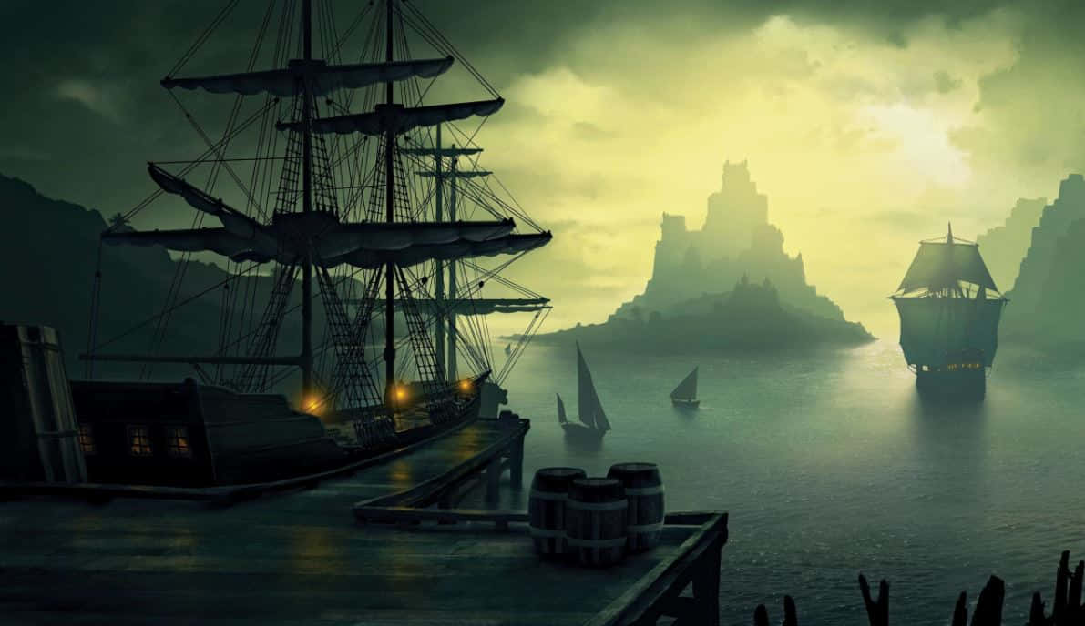 Pirate Ship 桌布 壁紙 — 黃昏時分，霧氣瀰漫的港口中，帆船的剪影若隱若現，遠處懸崖上的城堡在閃爍的黃色天空下矗立。
