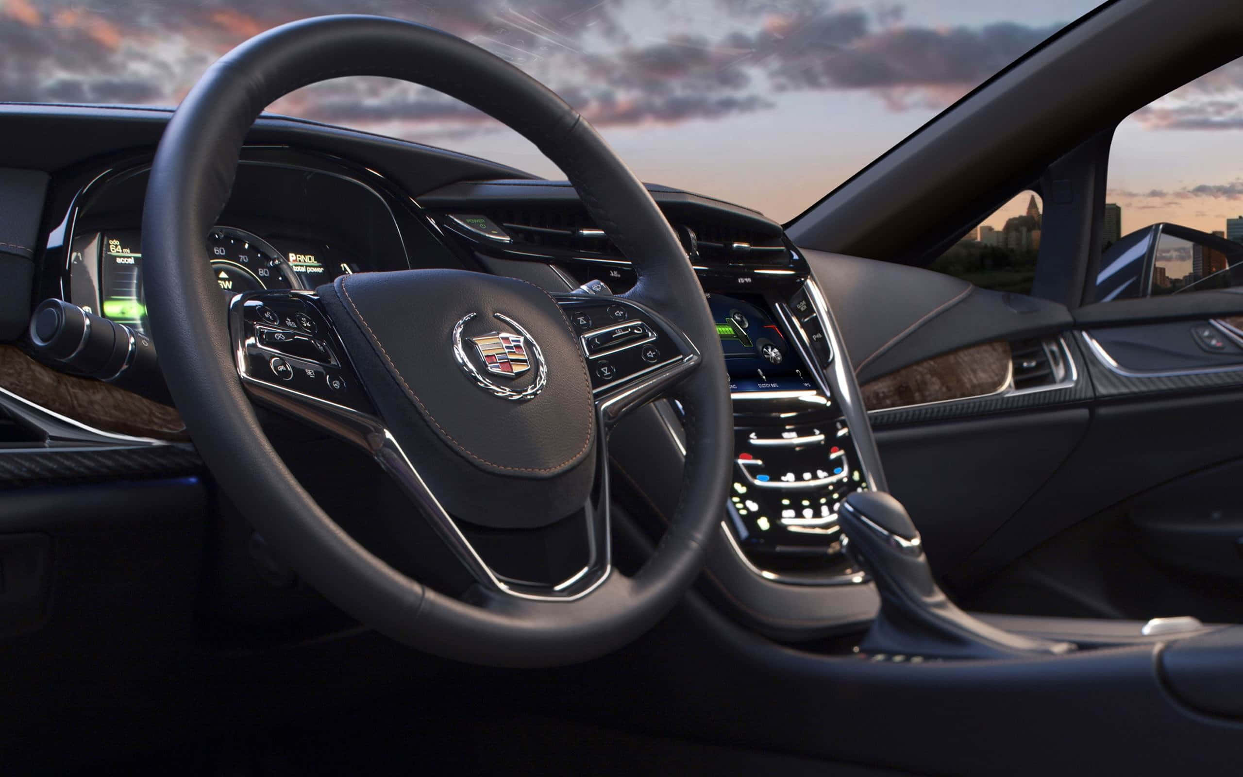 Cadillac Elr 桌布 壁紙 — 黃昏時分的豪華車內飾，時尚黑色儀表板，發光的環境燈光，透過車窗可見城市天際線。
