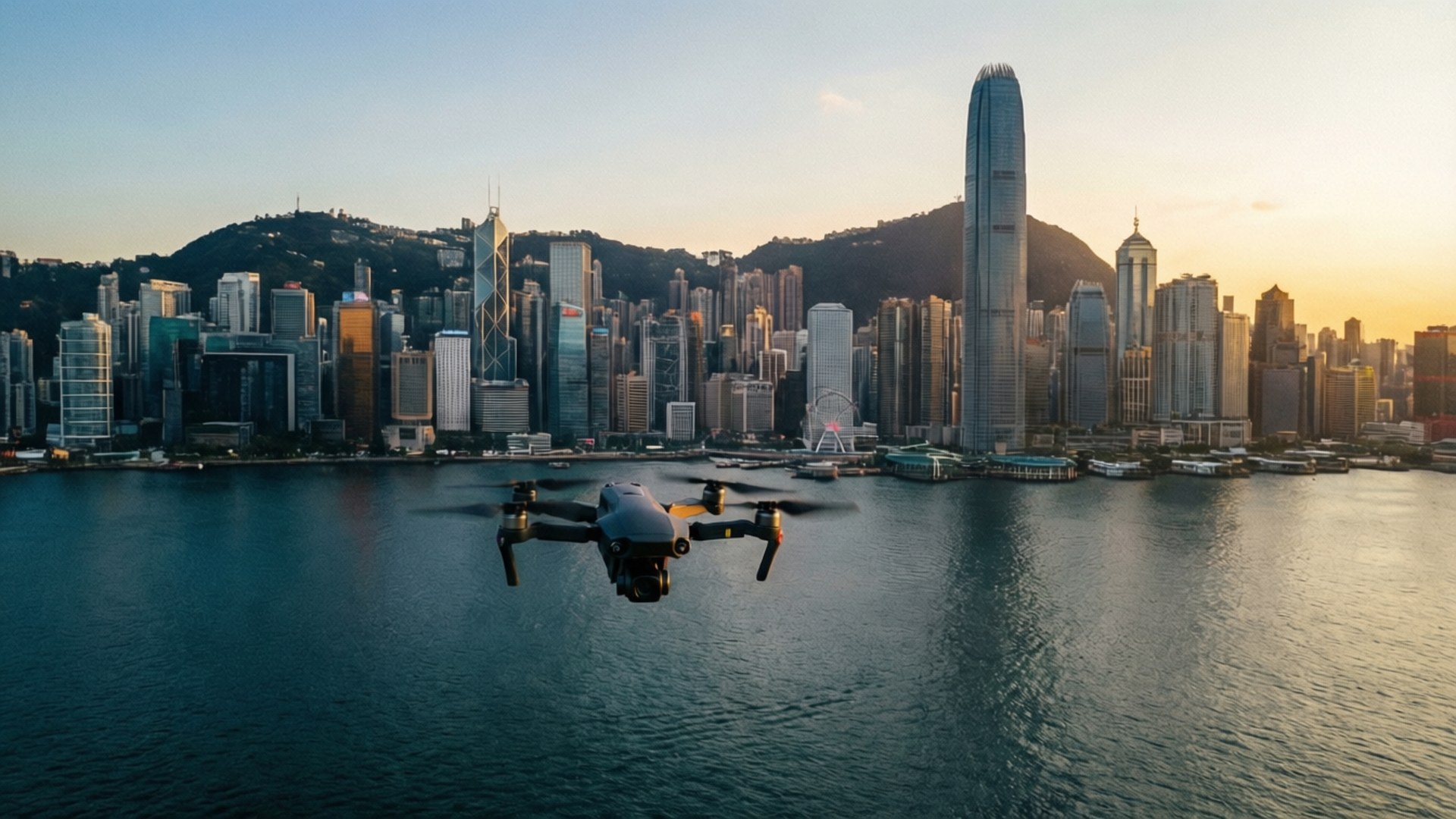 黃金時段維港上的無人機俯拍 壁紙