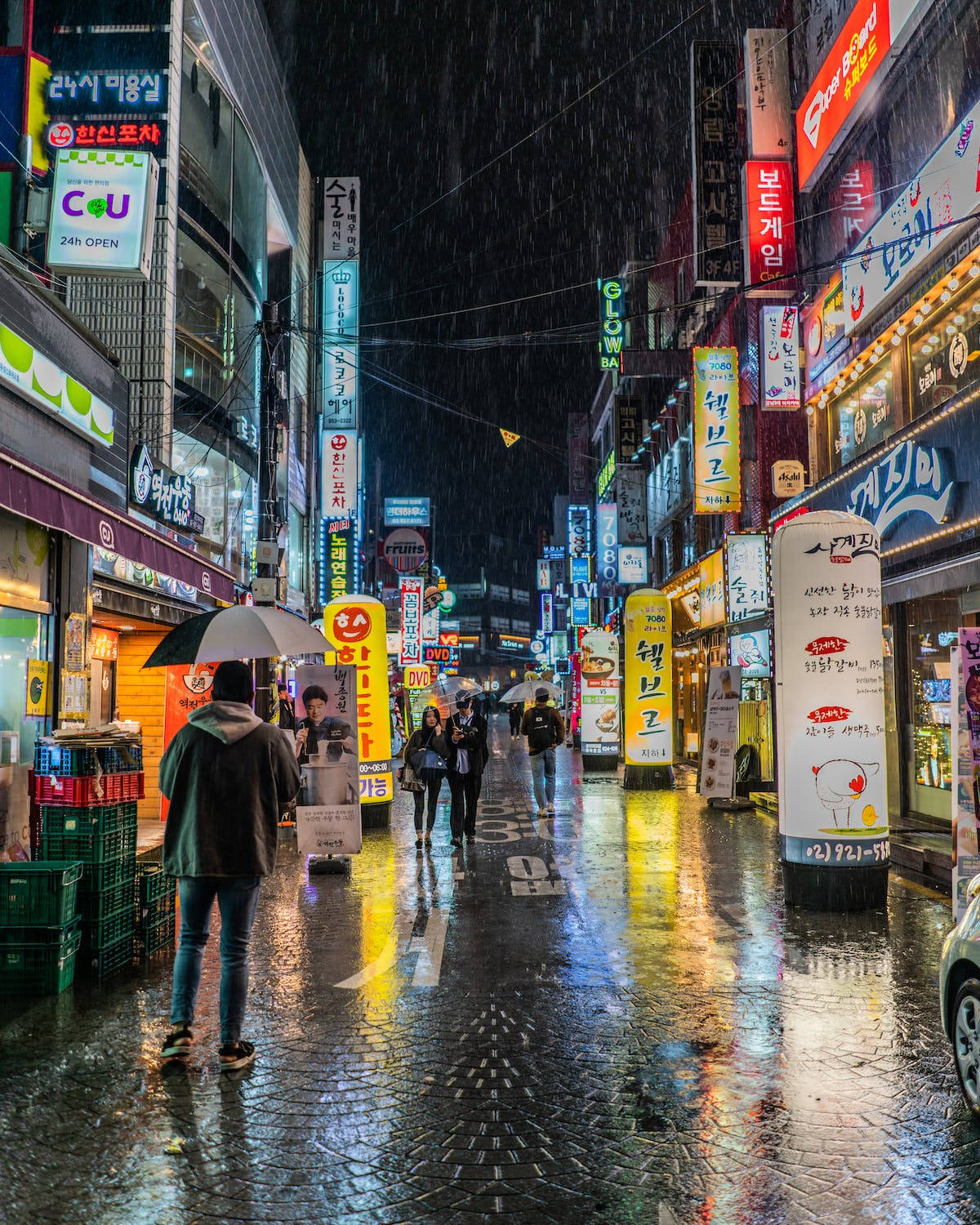 黑傘夜景