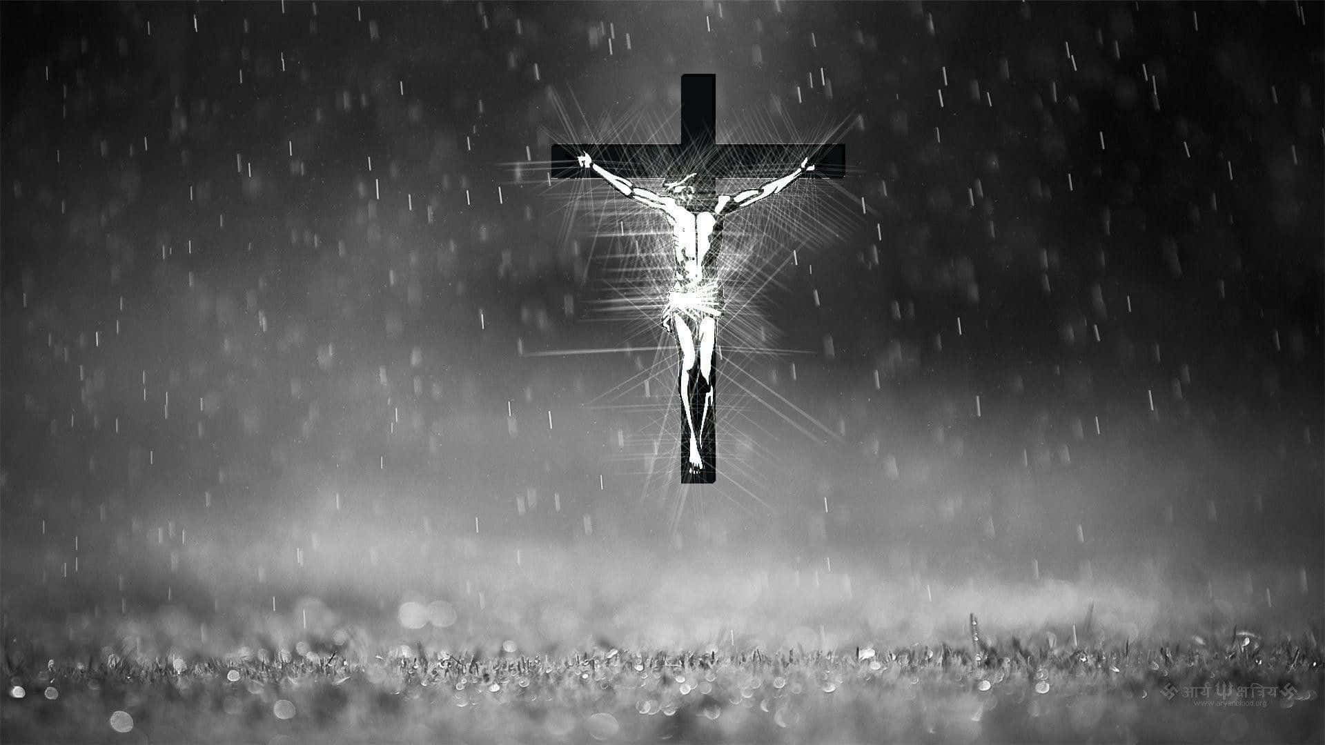 在雨中發光的 crucifixion 人物，映襯著黑暗的暴風雨天空。
