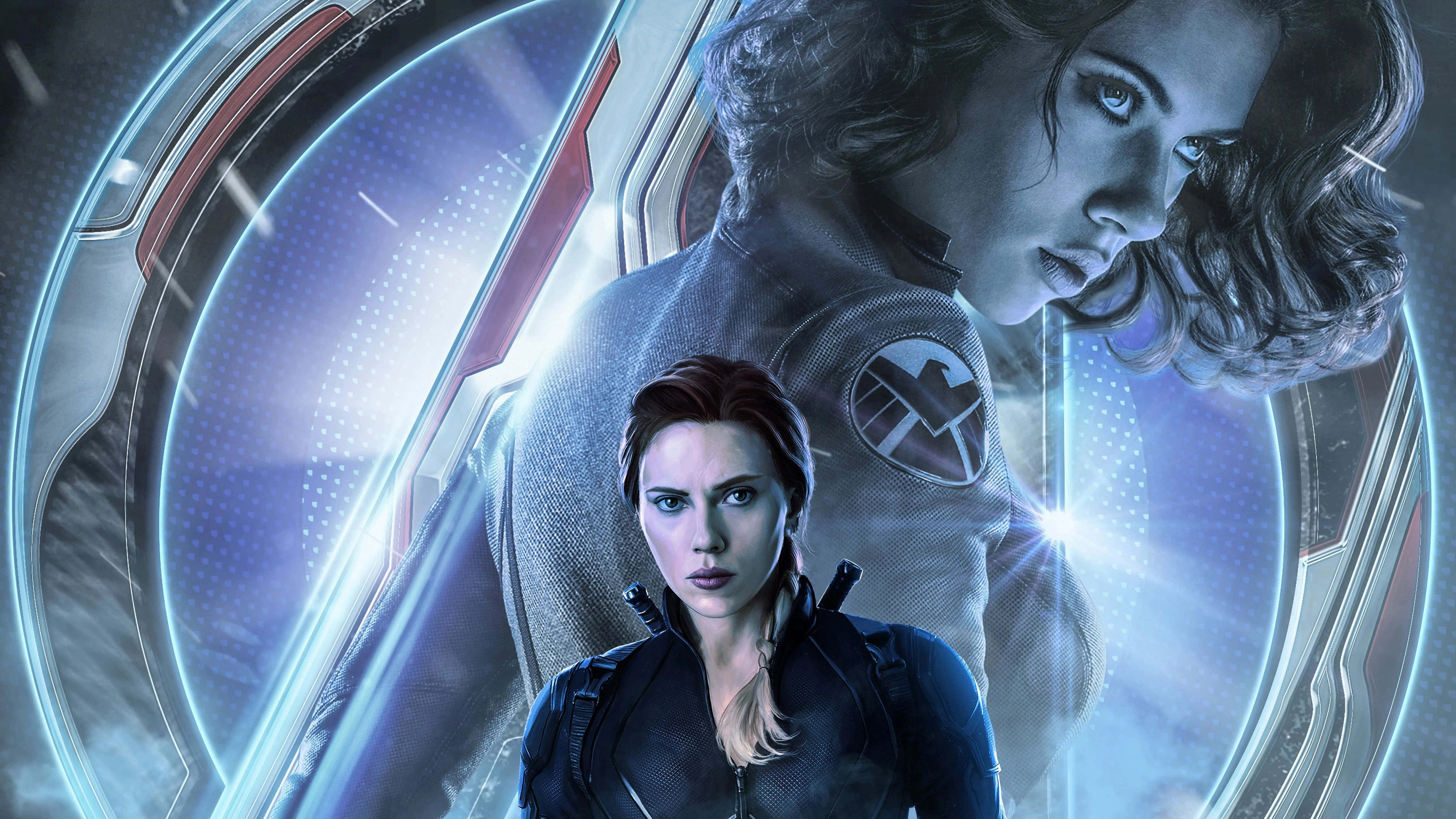 Natasha Romanoff 桌布 壁紙 — 黑寡婦站在一個發光的藍色圓形傳送門前，身後有她的倒影，背景是科幻設定。