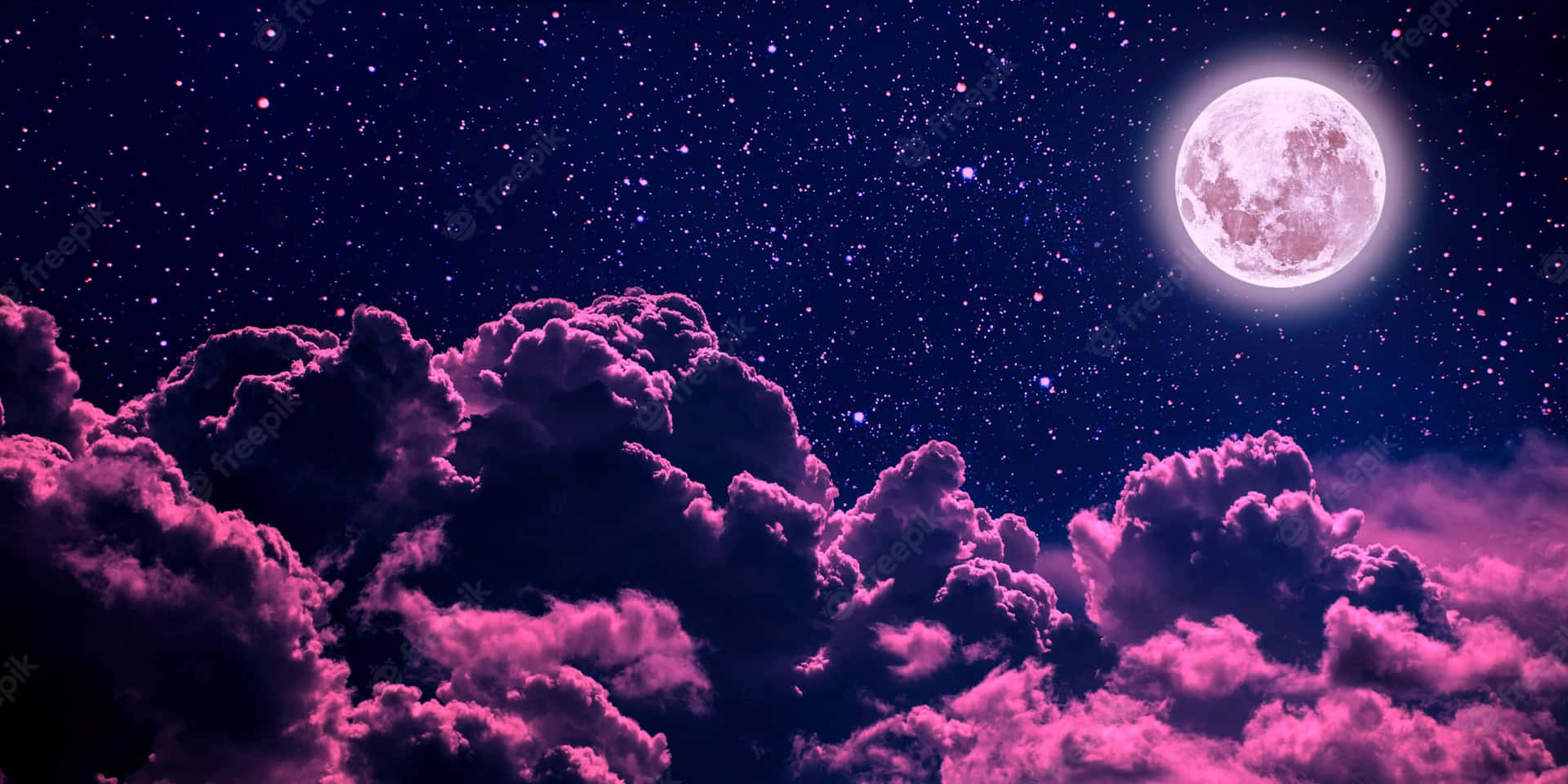 粉紅雲層在閃耀的月亮下飄浮於繁星點點的夜空。