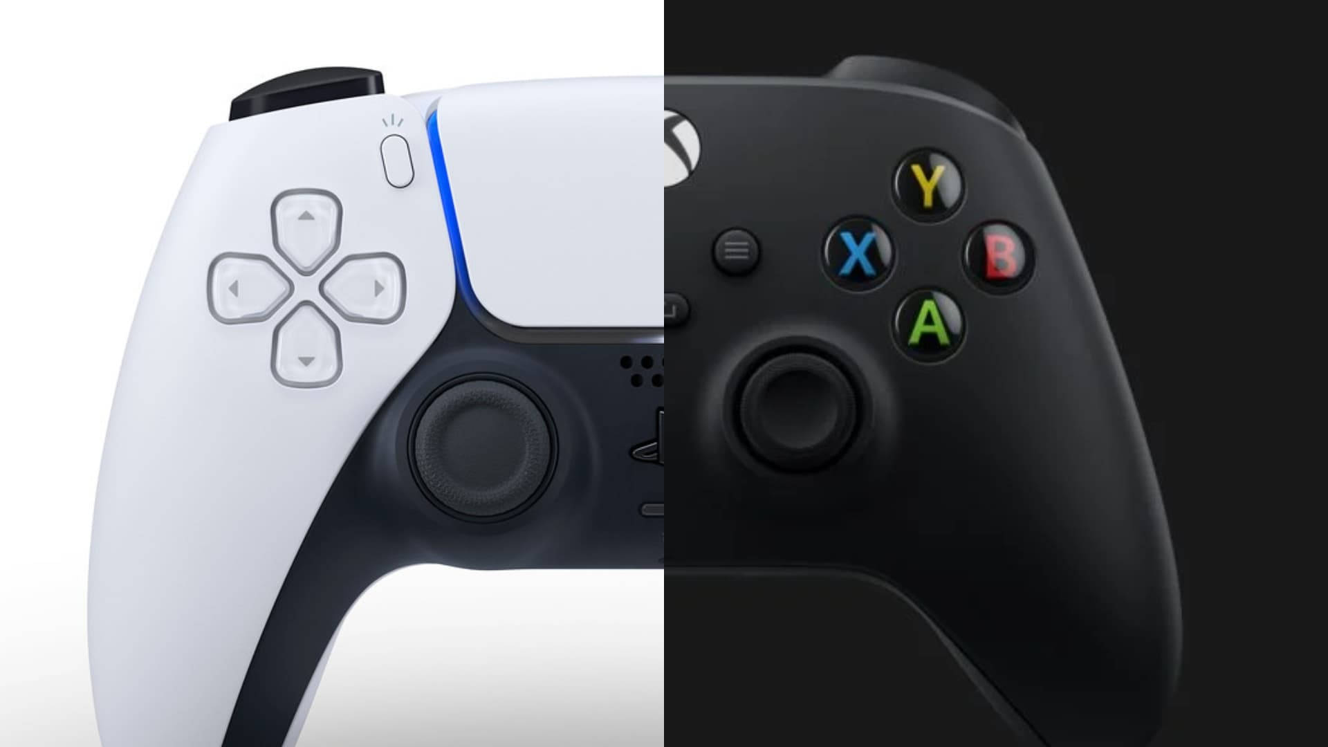 黑白PS5控制器 壁紙 — 左邊白色PlayStation手掣同右邊黑色Xbox手掣嘅分割畫面特寫。