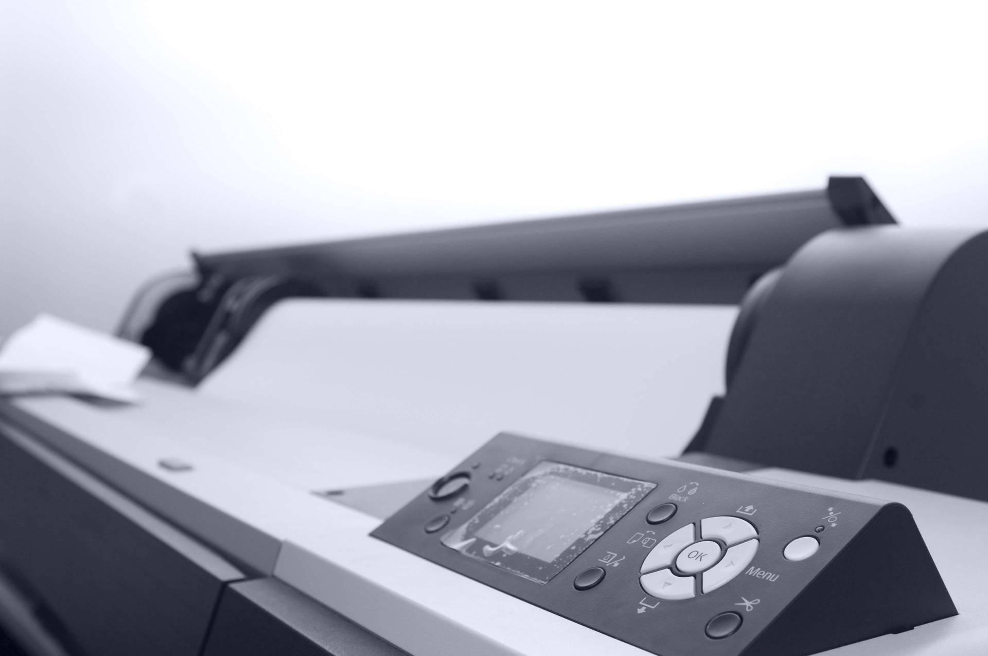灰階現代打印機控制面板的特寫。