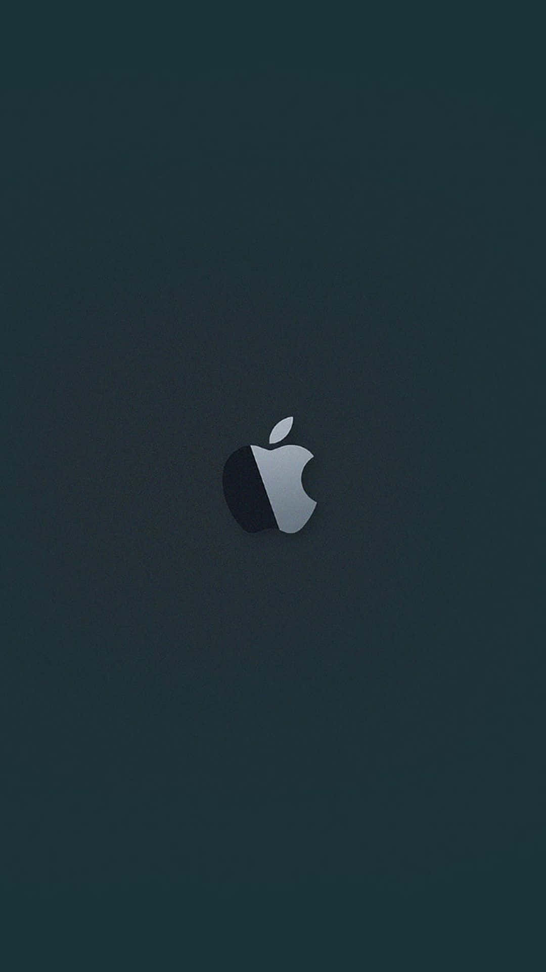 黑白原版 iPhone 5s 梨形標誌壁紙 壁紙 — 一個極簡的Apple標誌，居中放置在帶有細微紋理的深青色漸變背景上。