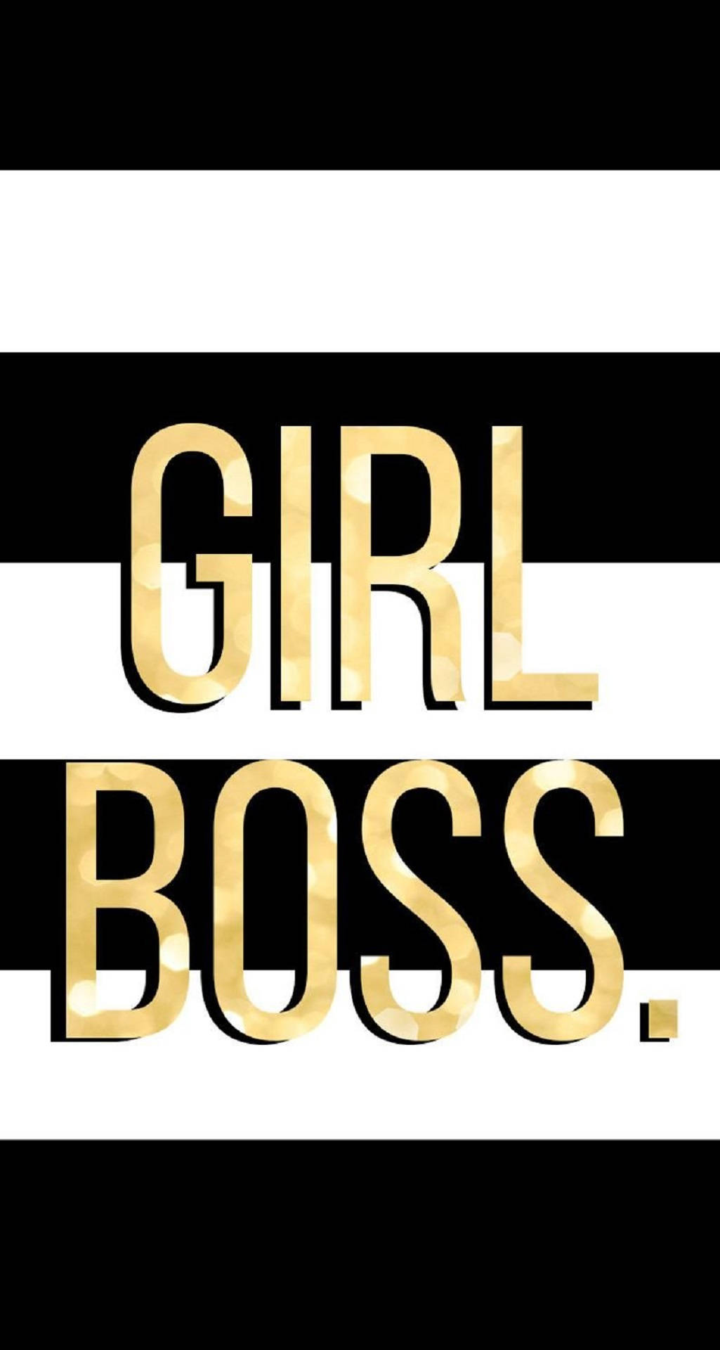 大膽金色文字 'GIRL BOSS.' 位於黑白條紋上。