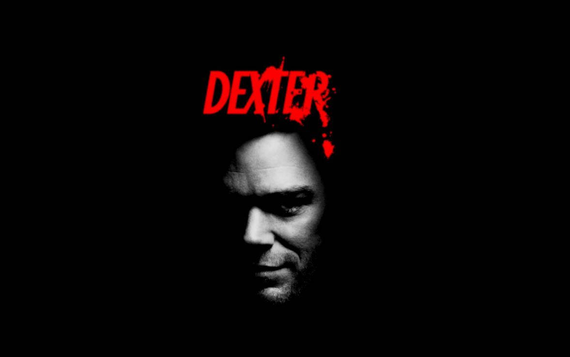 Dexter 電視節目標題，帶有陰影中的男人面孔和紅色血濺。