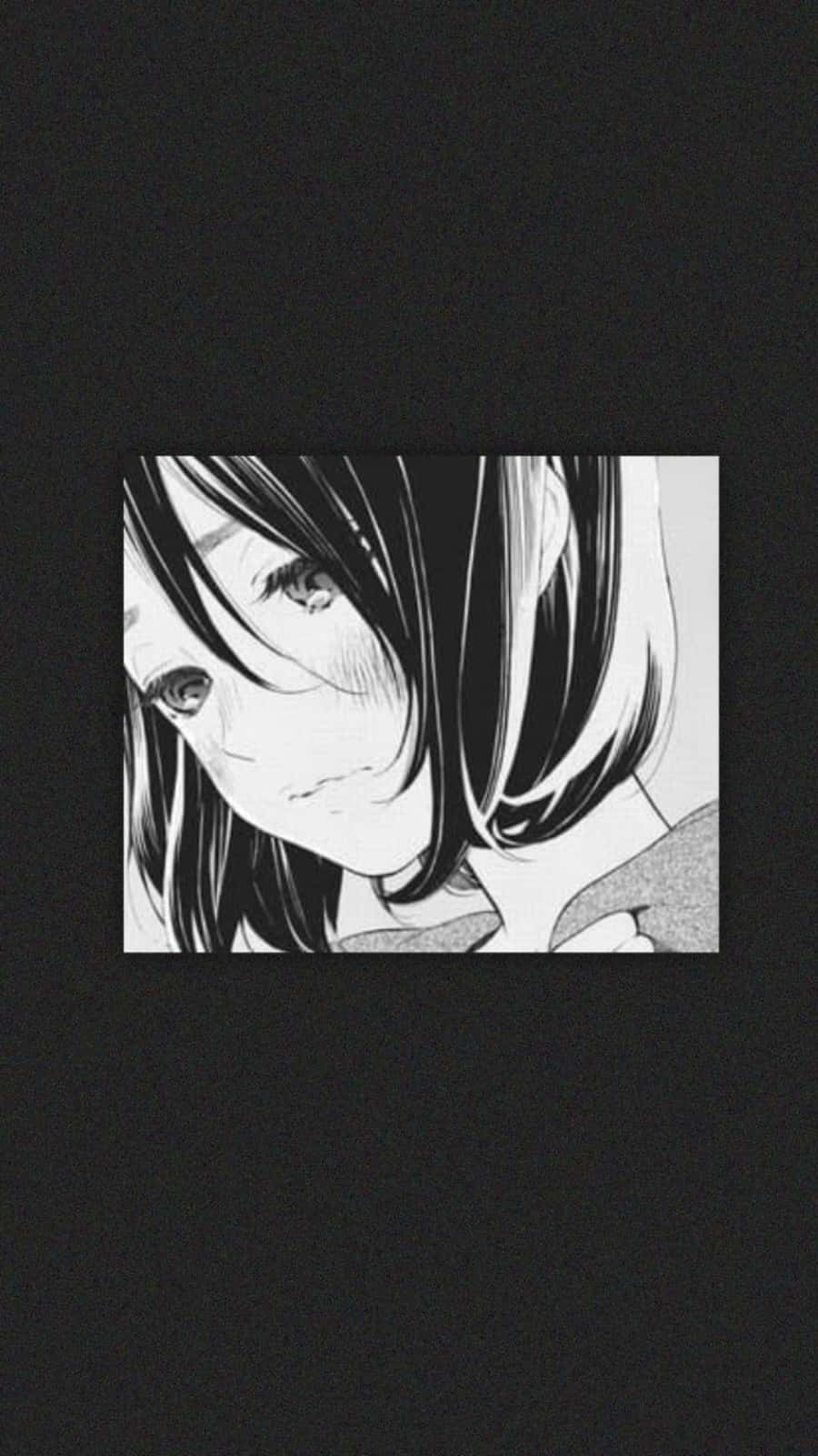 黑白龐克動漫傷感少女 壁紙 — 一個黑白動漫長髮女孩在深色紋理背景上向下凝視。