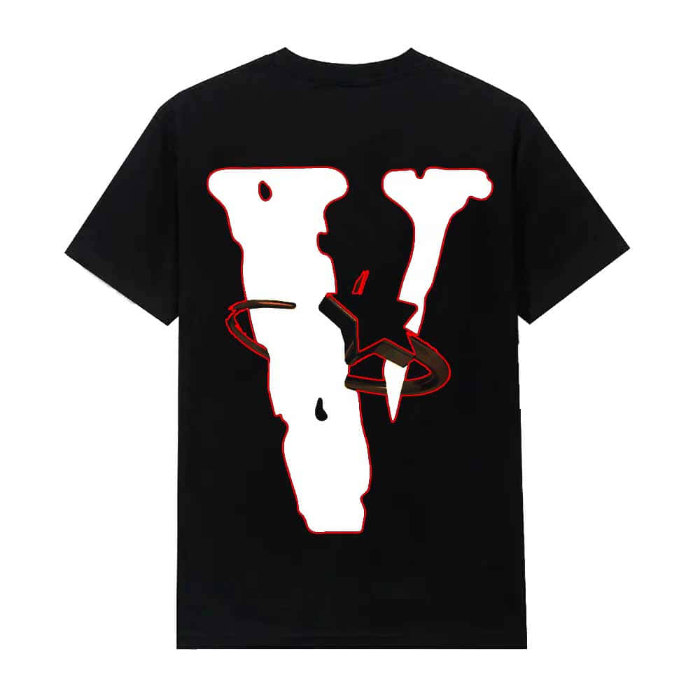 Vlone 桌布 壁紙 — 黑色T恤，帶有醒目白色和紅色圖案，呈現風格化的「V」字，帶有滴落效果和鐵絲網裝飾。
