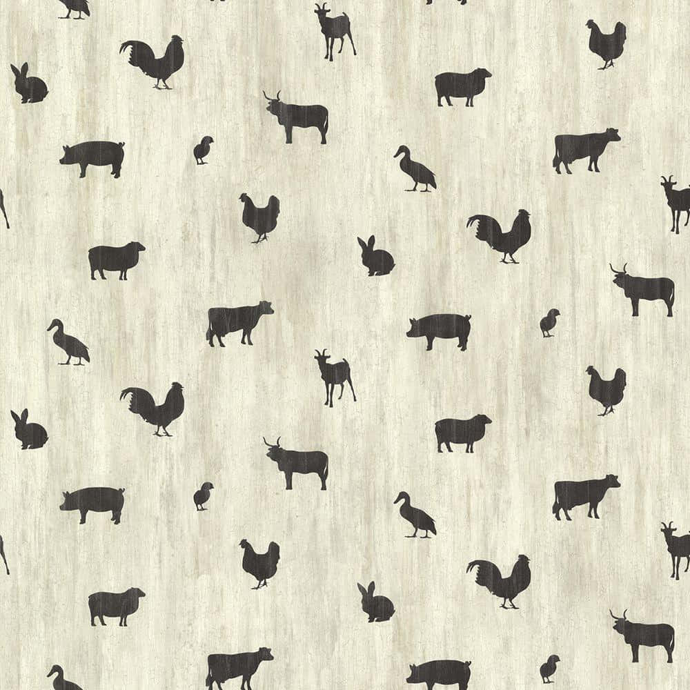 Farm Animal 桌布 壁紙 — 黑色剪影的農場動物，如牛、雞和鹿，散落在有紋理的米色背景上。