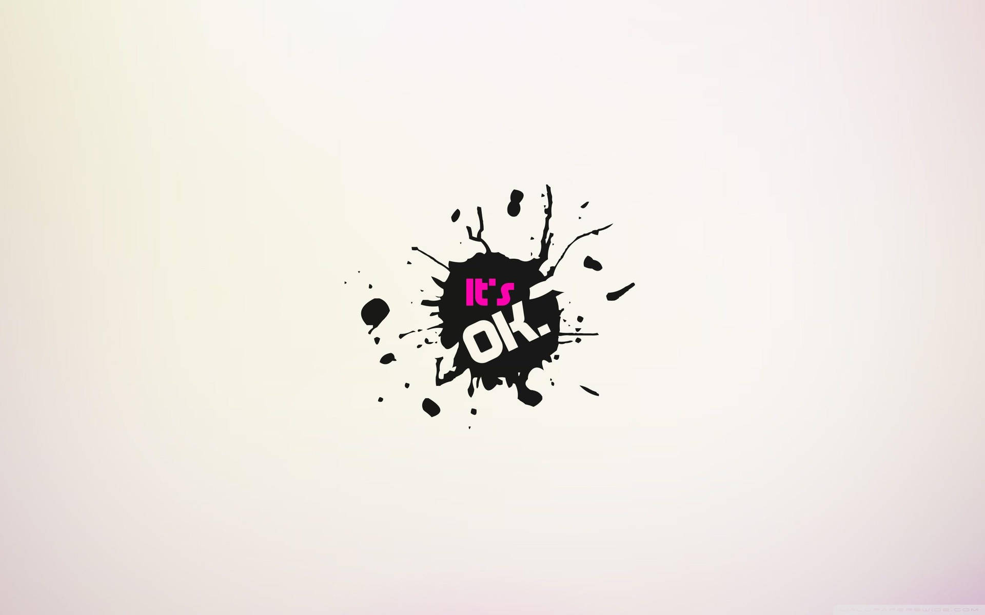 黑色墨水飛濺，帶有粉紅色和白色文字寫著「It's OK」，背景為漸變色。