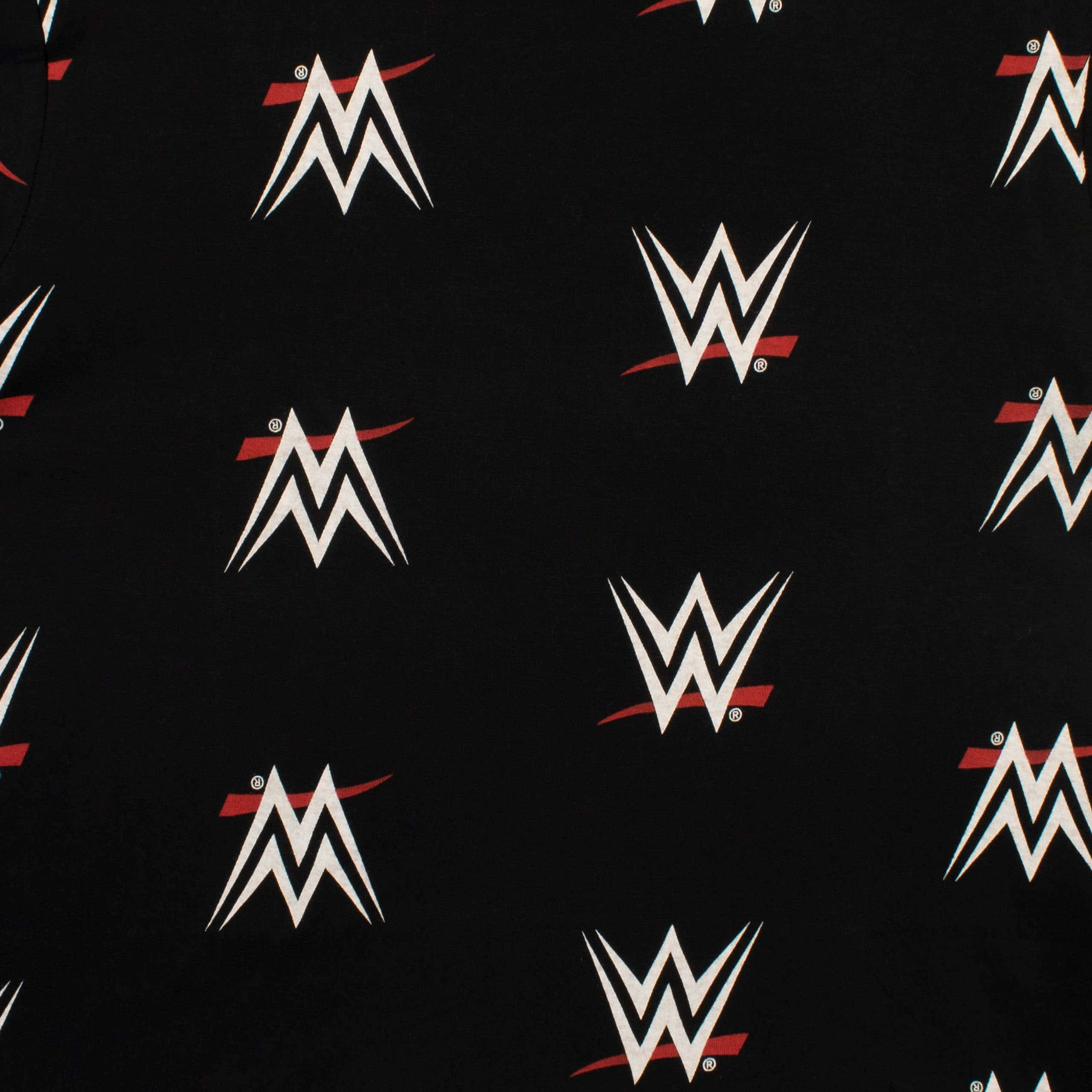 WWE Logo 桌布 壁紙 — 黑色布料上重複覆蓋著大膽圖案風格的白色和紅色WWE及M標誌。