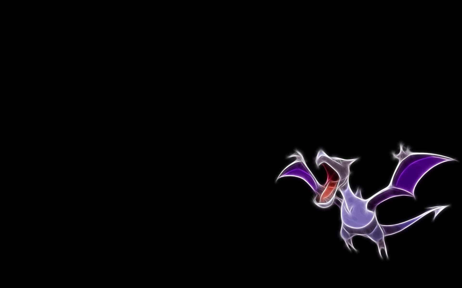 黑色極簡風格的 Aerodactyl 壁紙 — 一個發光的紫色龍形生物，擁有鋒利的翅膀和張開的嘴巴，背景為純黑色。