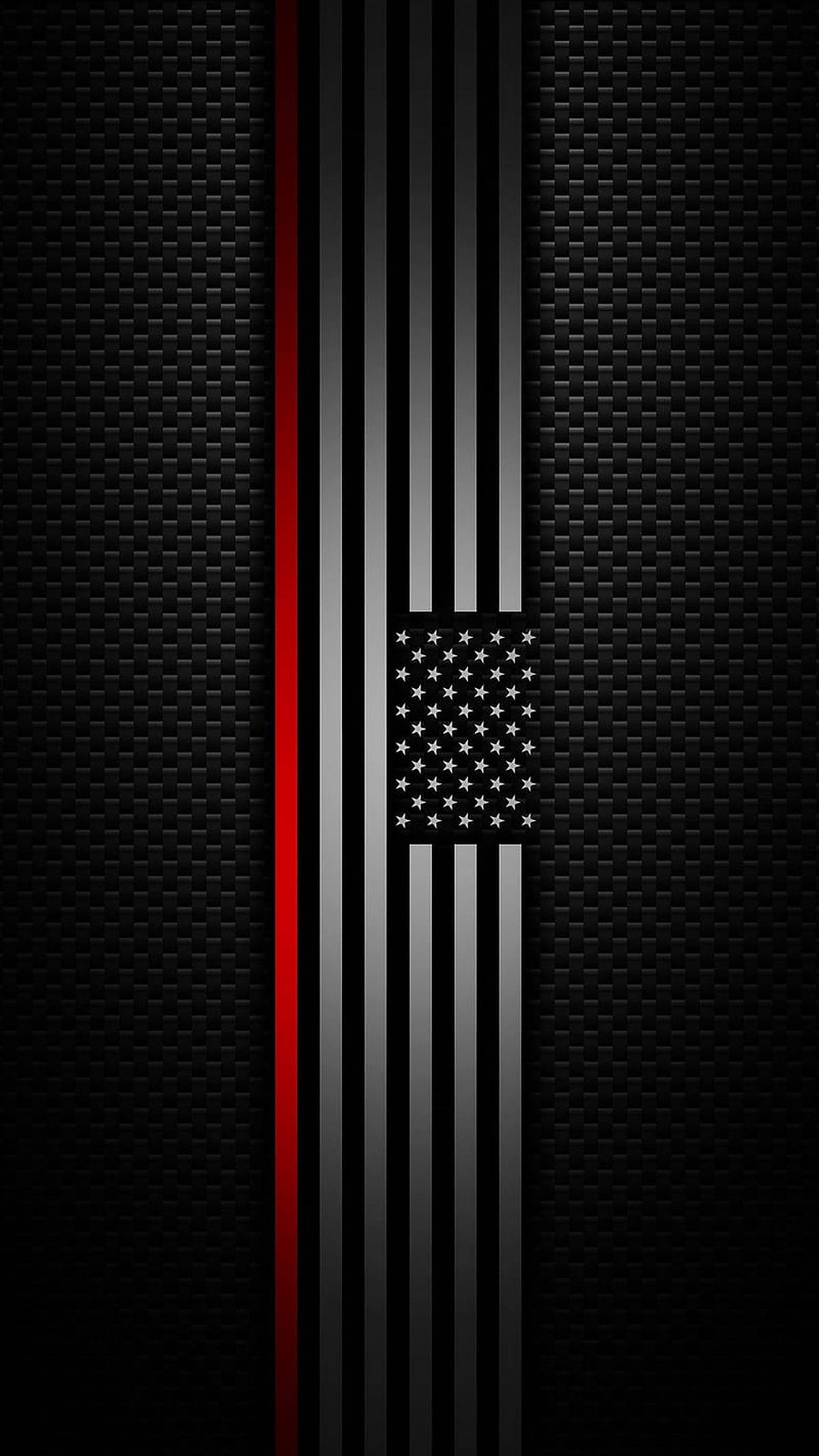 Black American Flag 桌布 壁紙 — 黑色紋理背景上有一條垂直的紅色條紋，兩側是灰色條紋，並帶有白色星野徽章。
