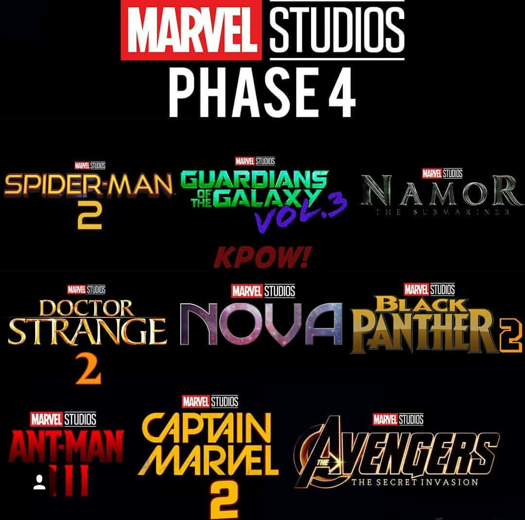Mcu Phase Four 桌布 壁紙 — 黑色背景上以色彩繽紛的風格字體顯示Marvel Studios Phase 4電影標題，包括Spider Man 2、Guardians of the Galaxy Vol 3、Namor、Doctor Strange 2、Nova、Black Panther 2、Ant Man 3、Captain Marvel 2及Av
