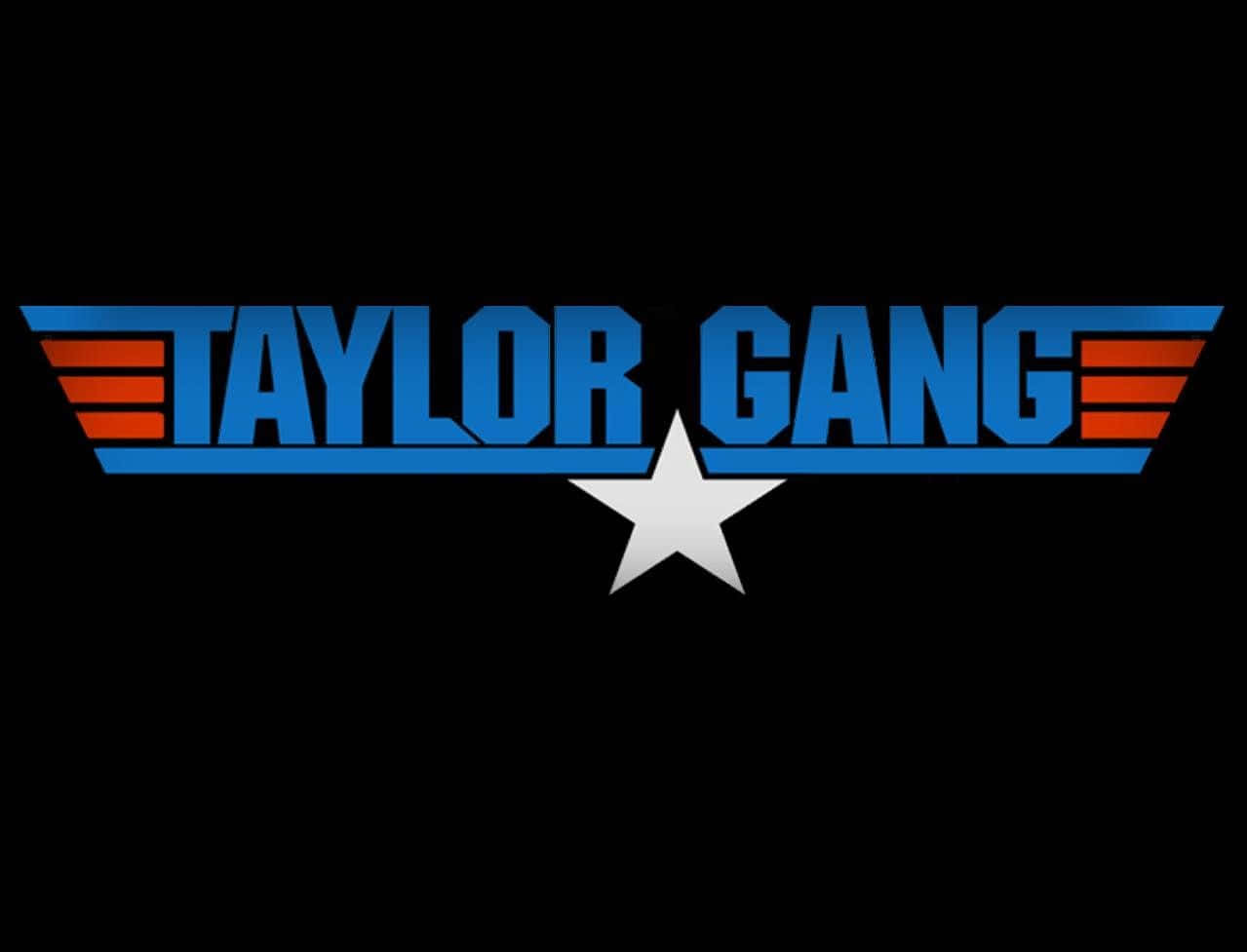 Gang 桌布 壁紙 — 黑色背景中央有粗體藍色 'TAYLOR GANG' 文字，配以紅色條紋和白色星星。