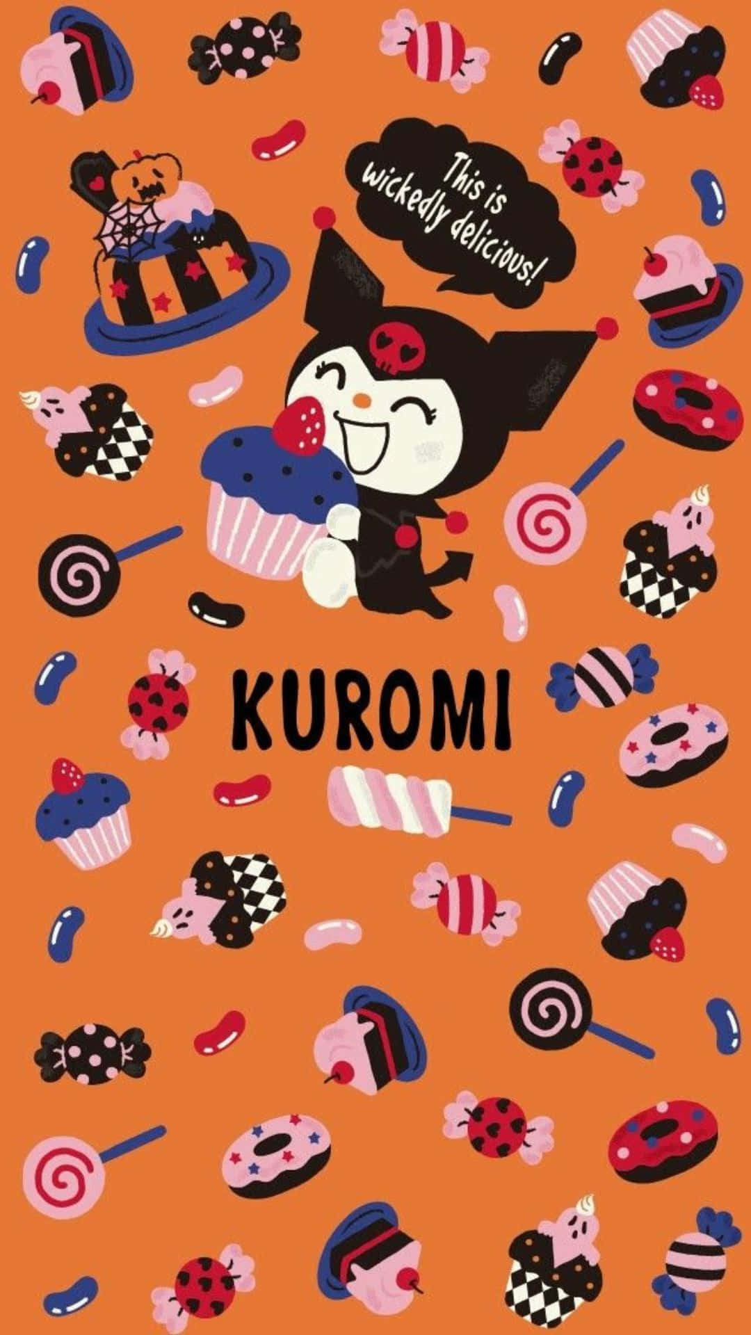 Kuromi Halloween 桌布 壁紙 — 黑貓Kuromi愉快地拿著一個杯子蛋糕，周圍散落著糖果，背景是充滿活力的橙色。