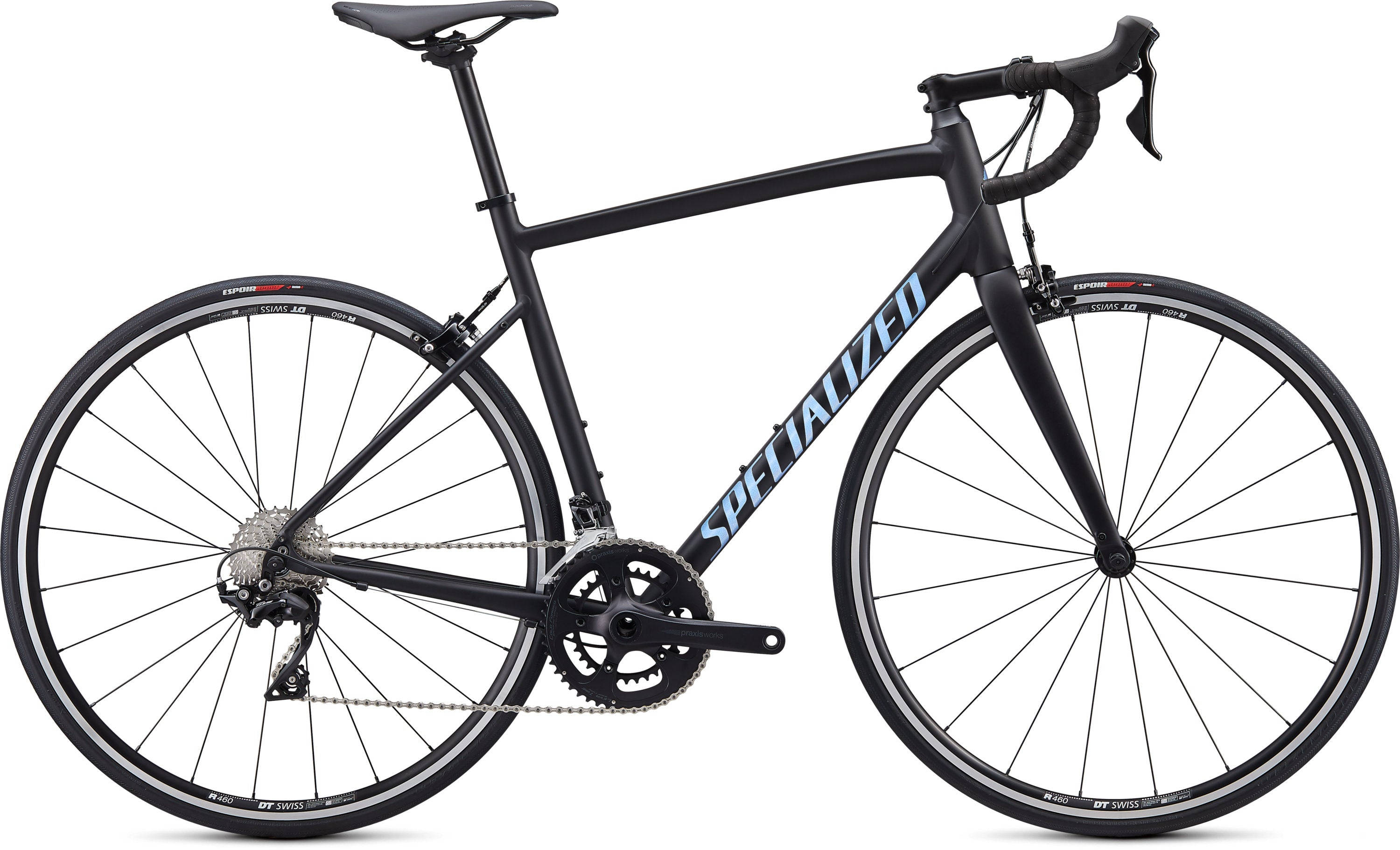 黑銀藍高階Specialized自行車 壁紙 — 一架時尚的黑色Specialized公路單車，帶有藍色品牌標誌和銀色輪圈，孤立在潔白的背景上。