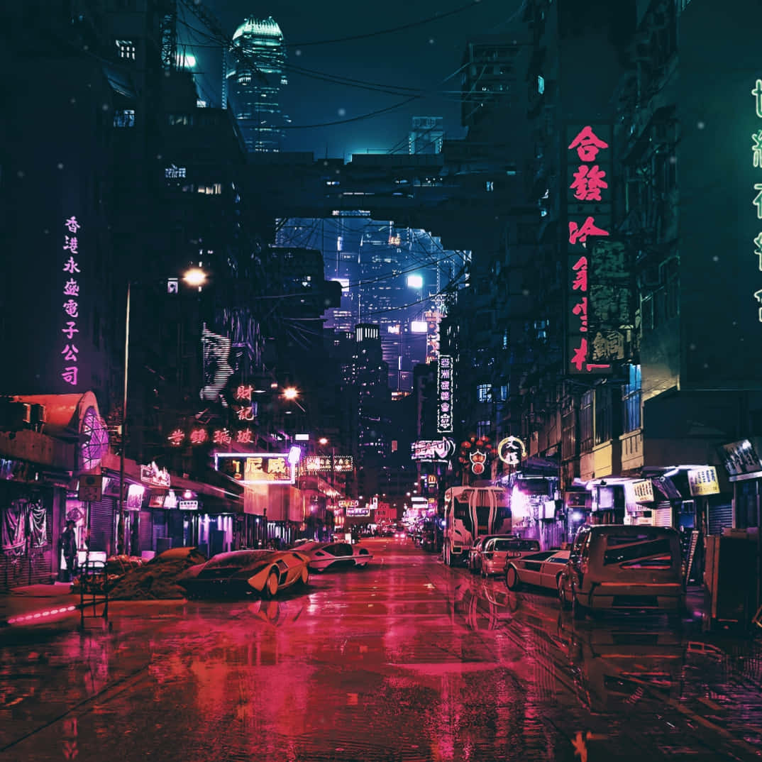 未來城市夜晚，雨中的霓虹小巷，發光招牌和潮濕路面的倒影。
