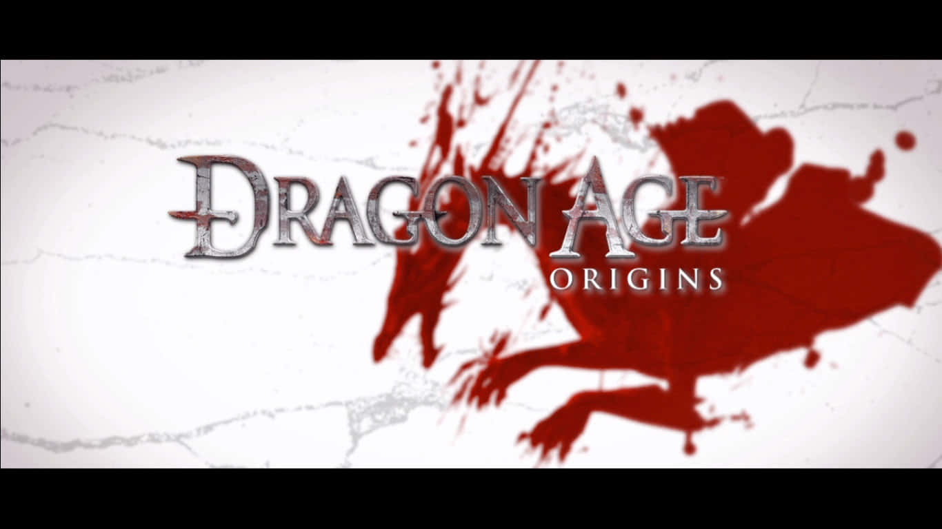 《龍 Age 詢問者》遊戲中的巨龍近景 壁紙 — 金屬銀色的《Dragon Age Origins》標誌，搭配裂紋白色背景上的紅色龍形剪影。