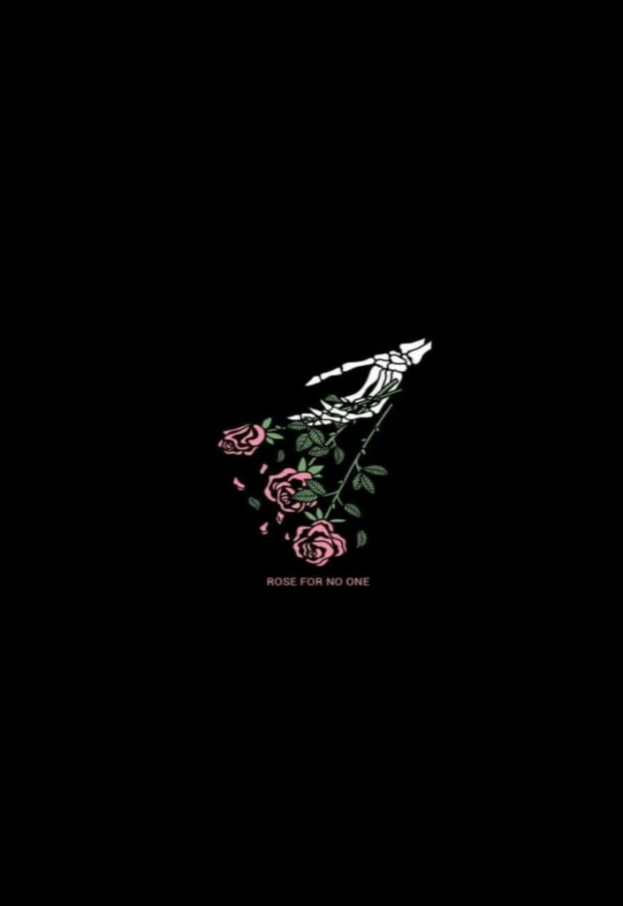 骷髏手拿著粉紅玫瑰，黑色背景上有文字 rose for no one