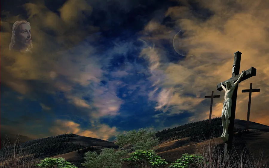 在暮色天空下的小山上的釘十字架場景,有新月和雲中幽靈般的面孔。