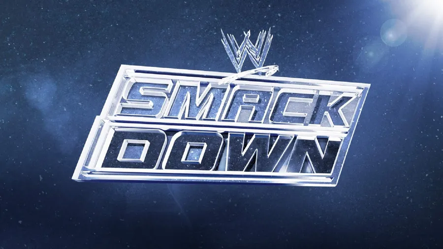 在星空藍色太空背景上以鉻色3D呈現的WWE SmackDown標誌。
