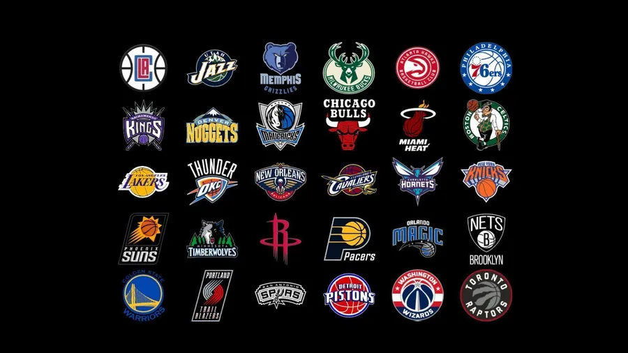 在黑色背景上以網格排列的NBA球隊標誌集合。