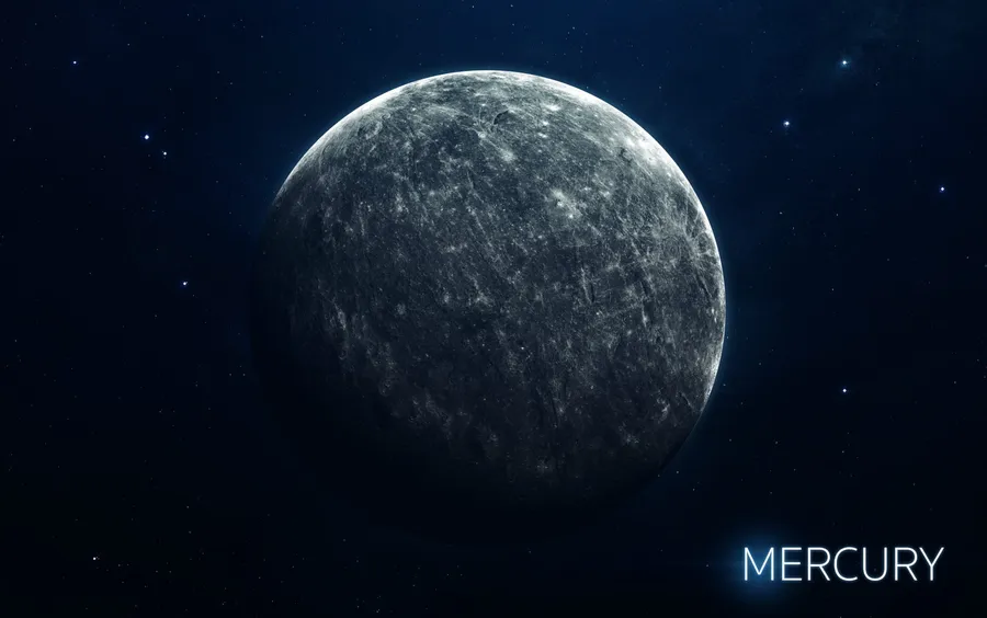 水星在繁星點點的夜空中呈現佈滿隕石坑的表面。