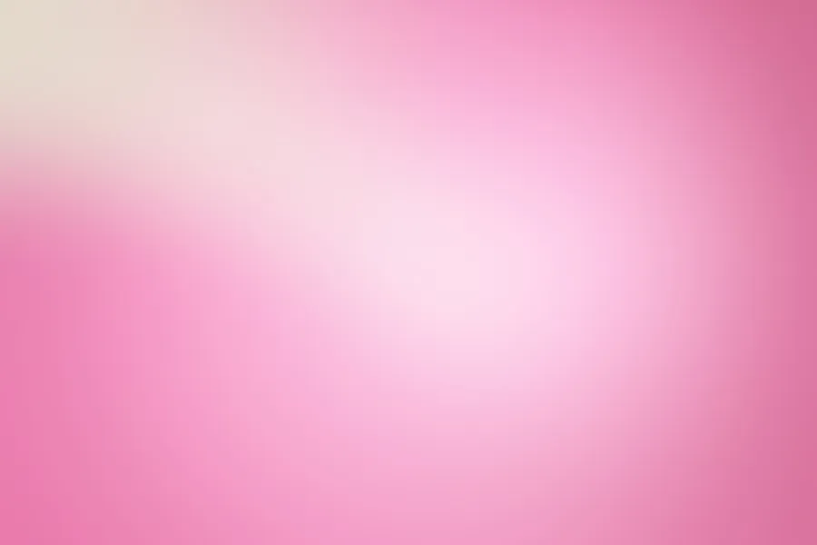 柔和粉紅與奶油色漸變背景,過渡平滑。