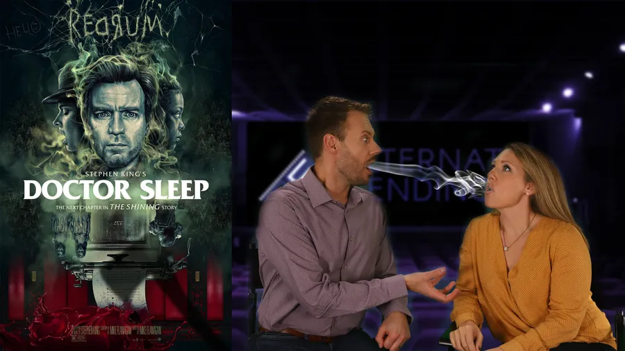 兩人在《Doctor Sleep》電影海報旁邊互相呼出煙霧。