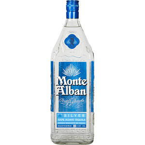 帶有藍色標籤和瓶蓋的Monte Alban Silver Tequila瓶。