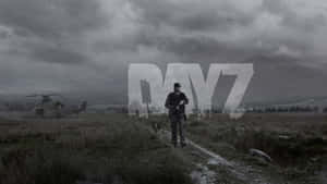 士兵和狗在泥濘的田野中行走，帶有直升機和DAY7標誌。 — Dayz GIF 壁紙