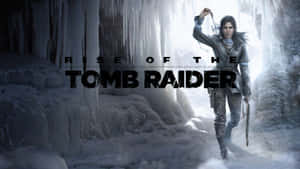 Lara Croft 在雪冰洞中手持繩索和武器。